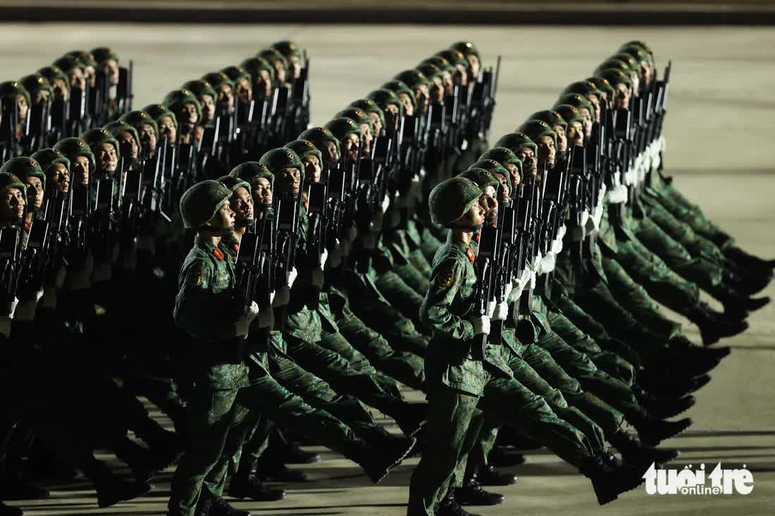 Vietnam showcases heavy military arsenal in state-level parade rehearsal- Ảnh 17. Vietnam showcases heavy military arsenal in state-level parade rehearsal- Ảnh 17.