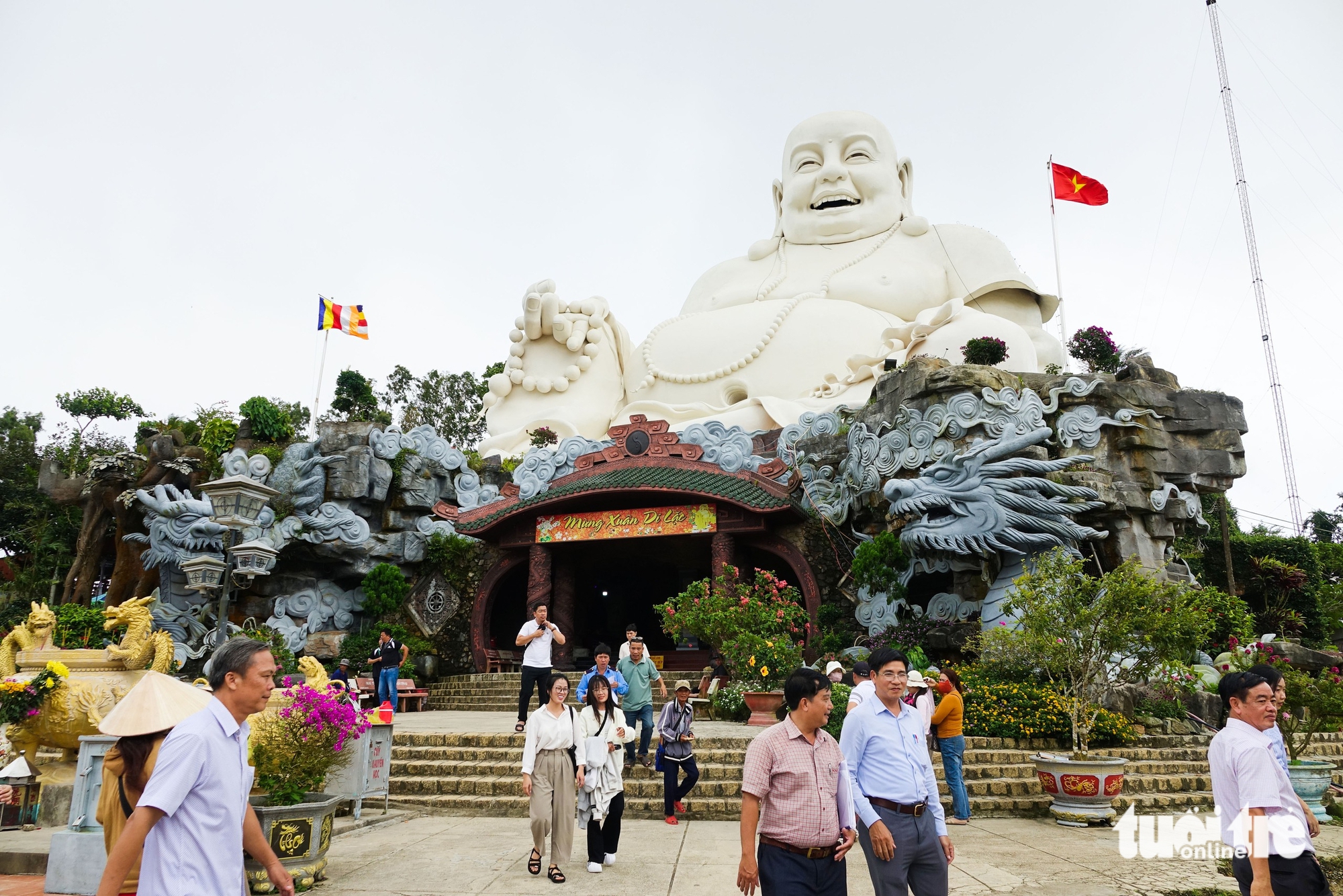 Núi Cấm - Ảnh 1.