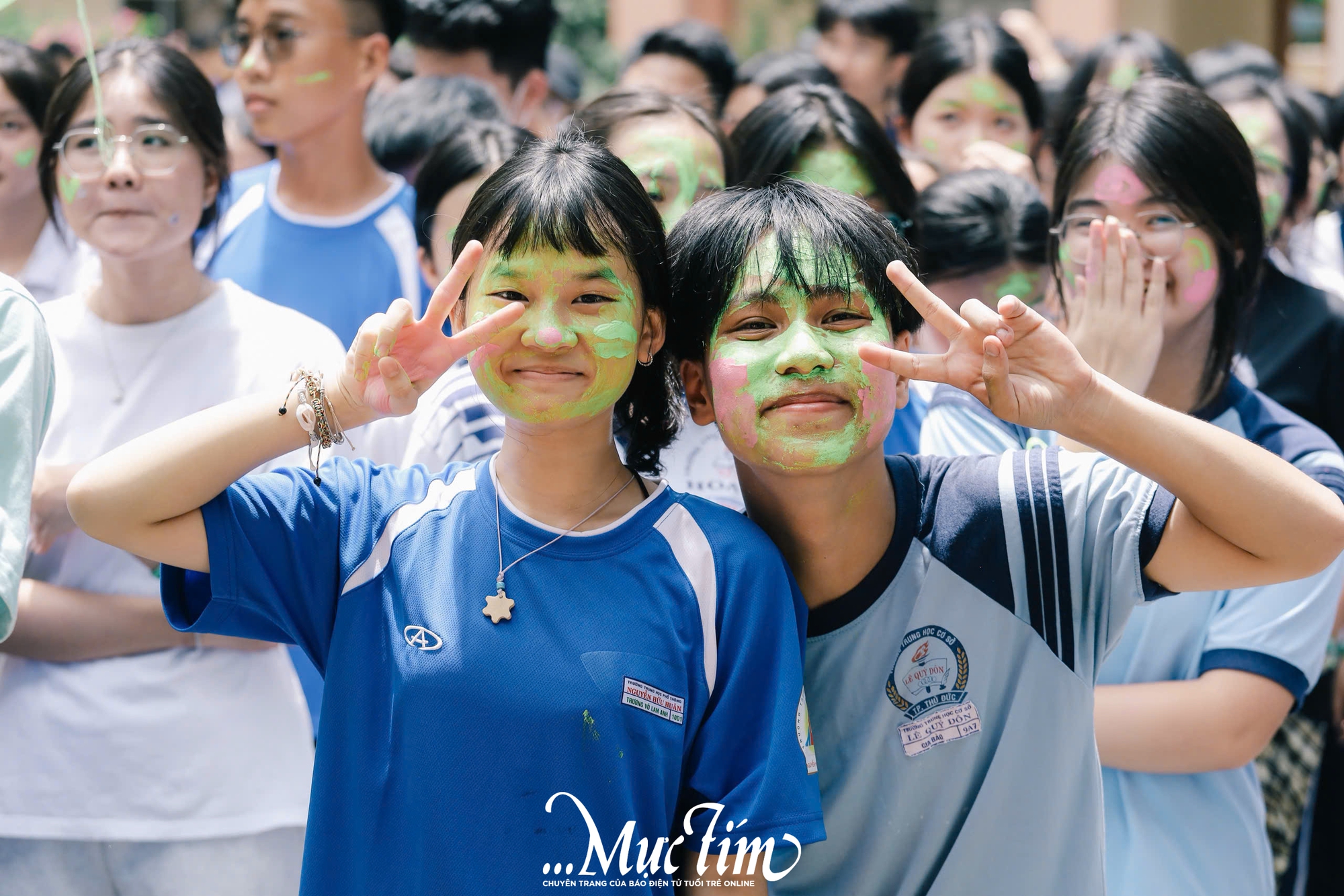 Sóng nhiệt lan tỏa, teen Trường THPT Nguyễn Hữu Huân bùng nổ trong phần hội đón 'tân binh' - Ảnh 3.