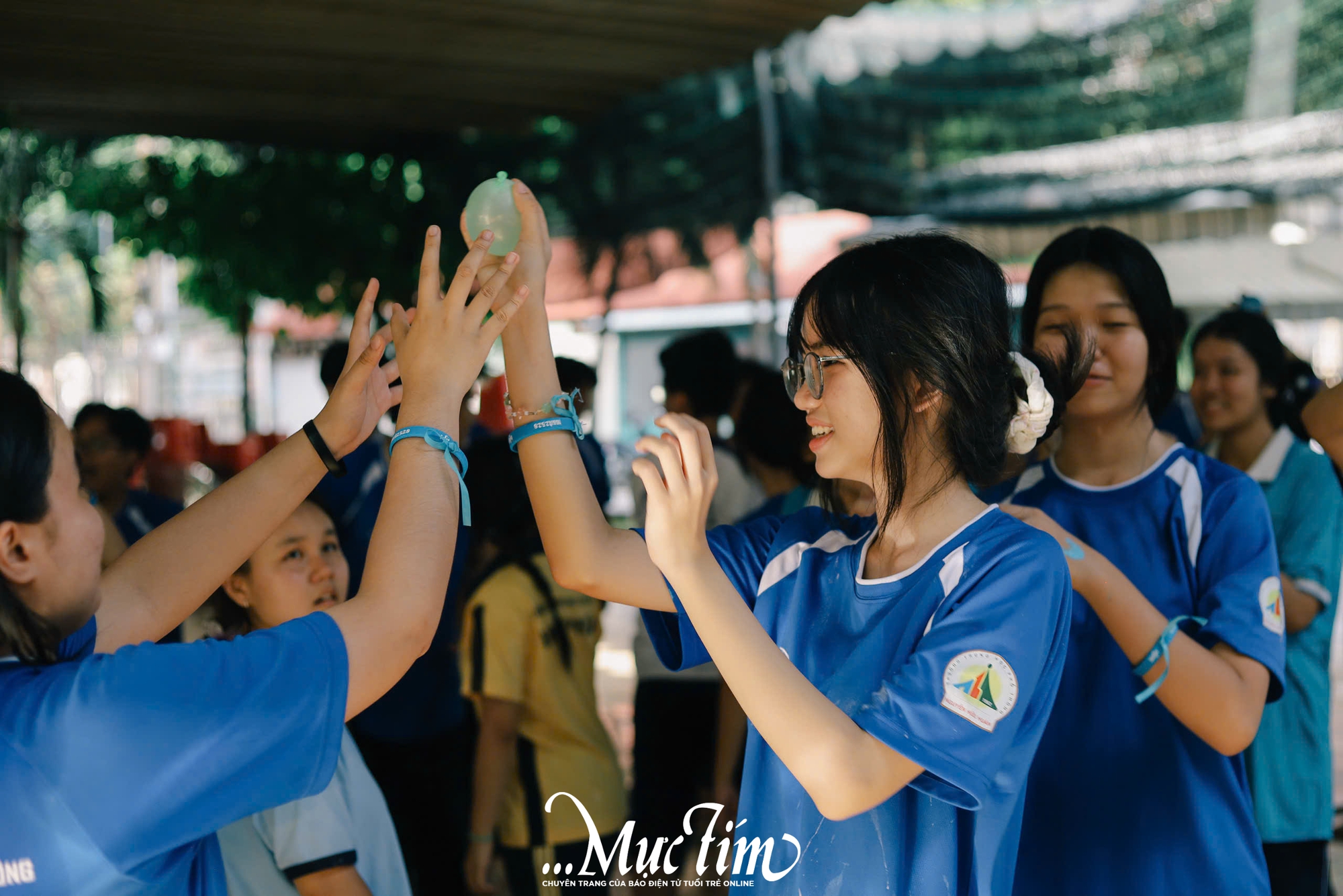 Sóng nhiệt lan tỏa, teen Trường THPT Nguyễn Hữu Huân bùng nổ trong phần hội đón 'tân binh' - Ảnh 25.