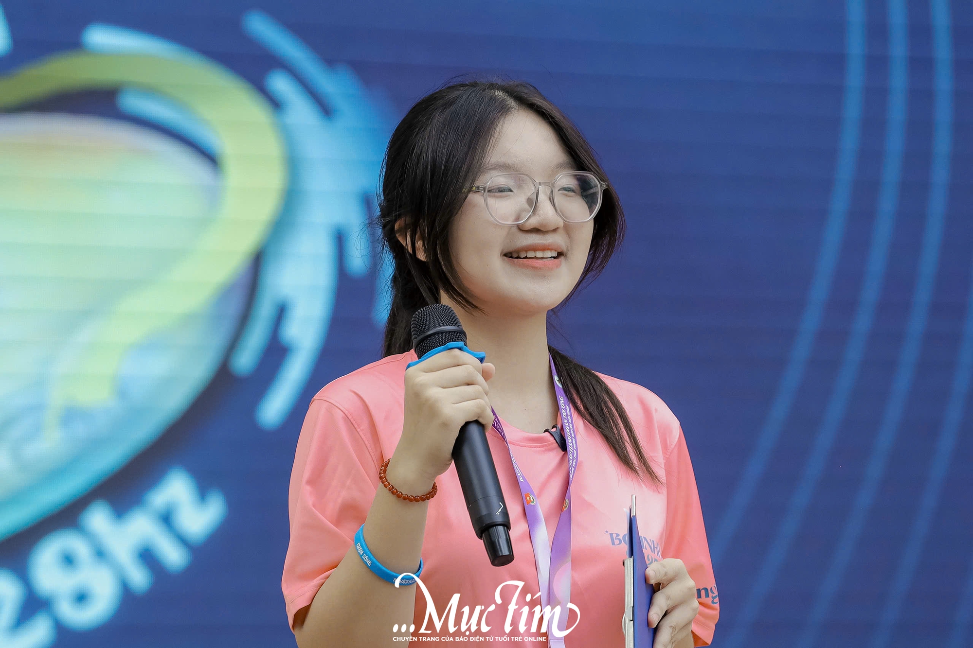 Sóng nhiệt lan tỏa, teen Trường THPT Nguyễn Hữu Huân bùng nổ trong phần hội đón 'tân binh' - Ảnh 32.