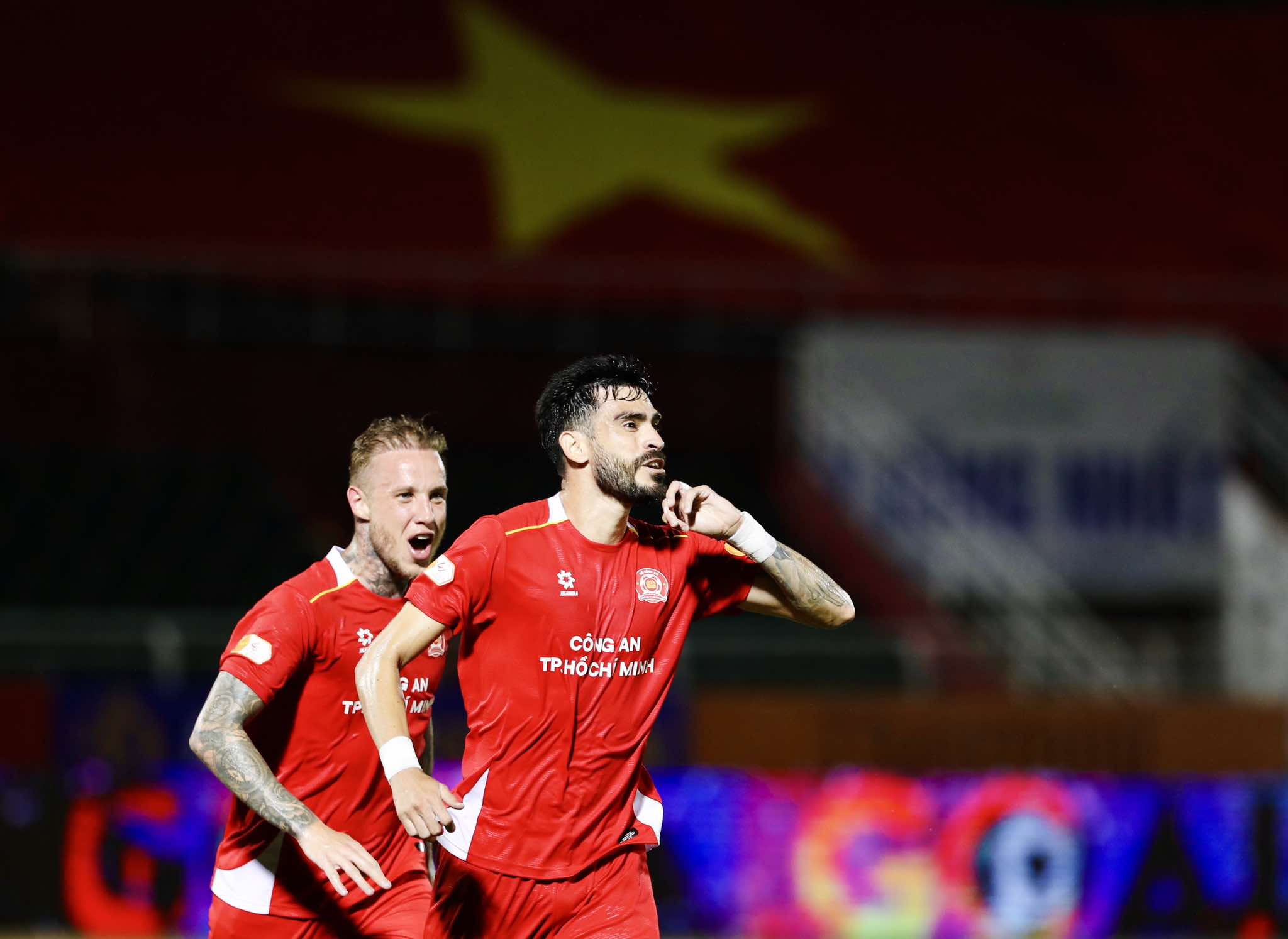 Công An TP.HCM đánh bại Hoàng Anh Gia Lai dưới trận mưa nặng hạt - Ảnh 1.