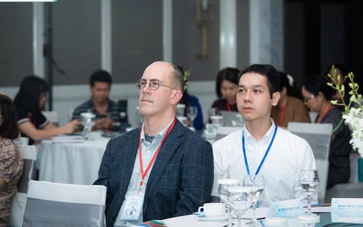 About 5 million Vietnamese school-age children have refractive vision problems- Ảnh 2.