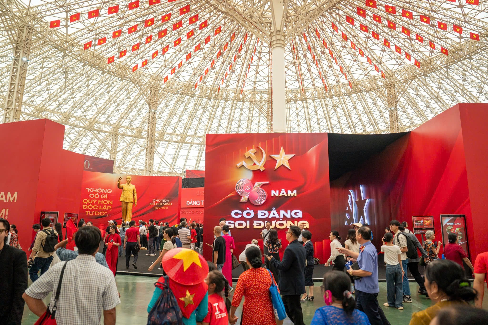 Tổng Bí thư, Thủ tướng dự khai mạc triển lãm thành tựu đất nước 80 năm - Ảnh 9.
