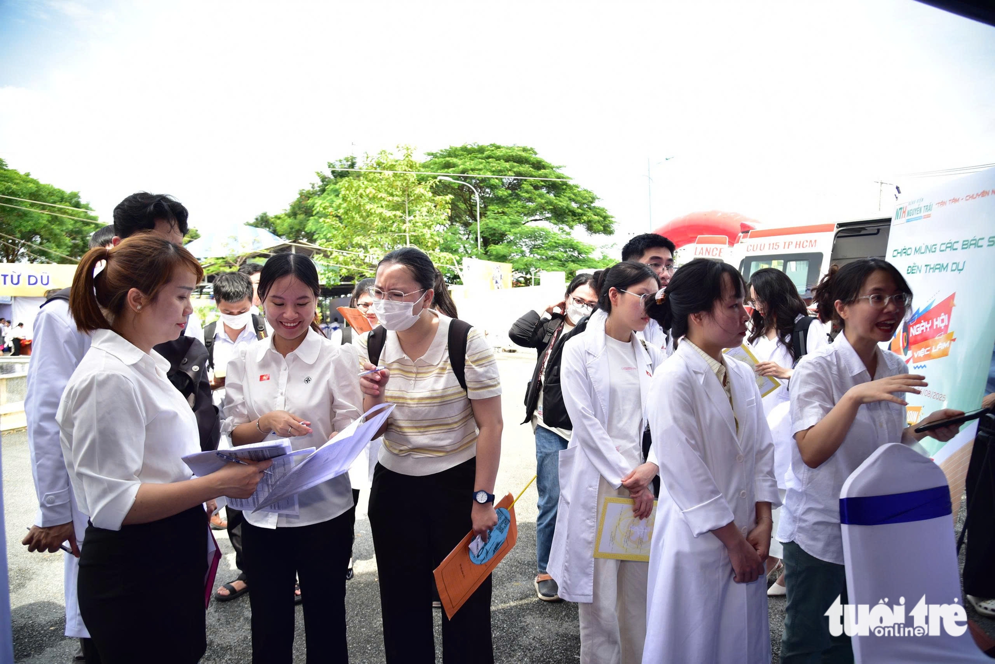 bác sĩ - Ảnh 8.