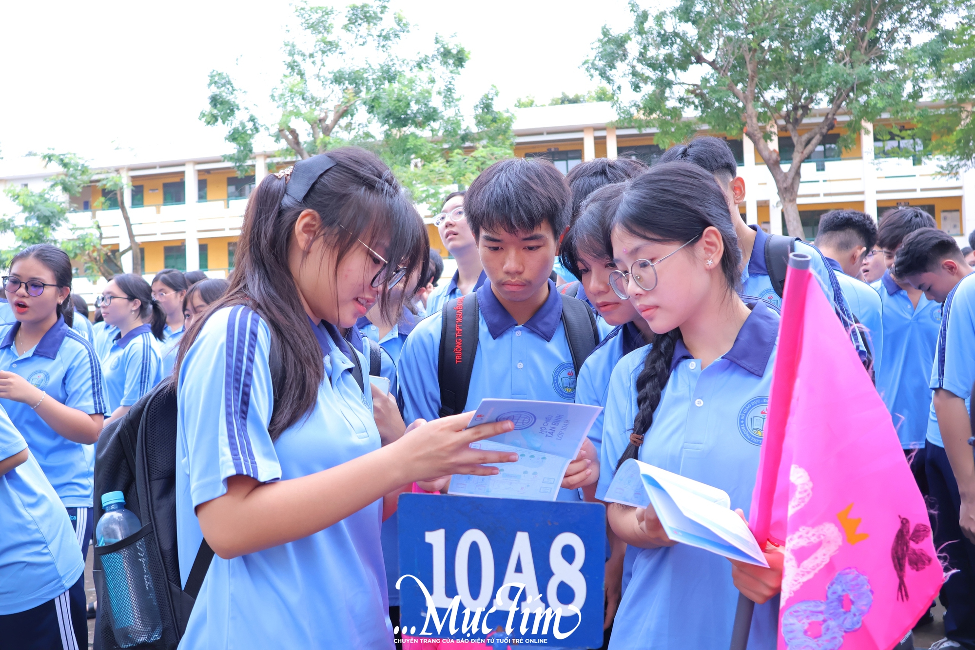 Học sinh lớp 10 Trường THPT Nguyễn Huệ nhận hộ chiếu tân binh, khai mở hành trình thanh xuân- Ảnh 14.