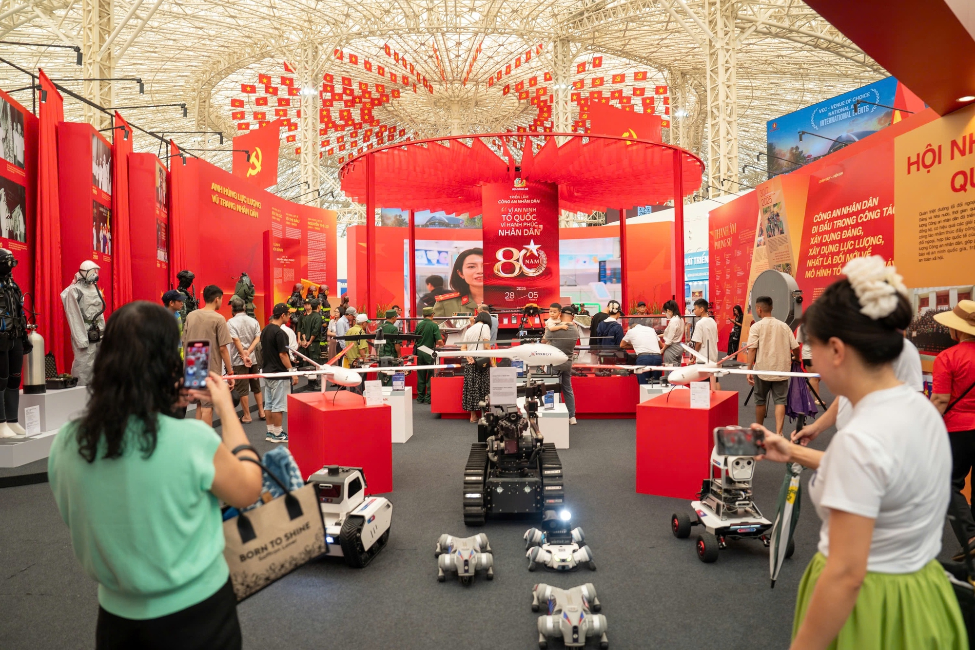 Výstava národních úspěchů, 80letý vzestup národa - Foto 2. thành tựu đất nước - Ảnh 2.