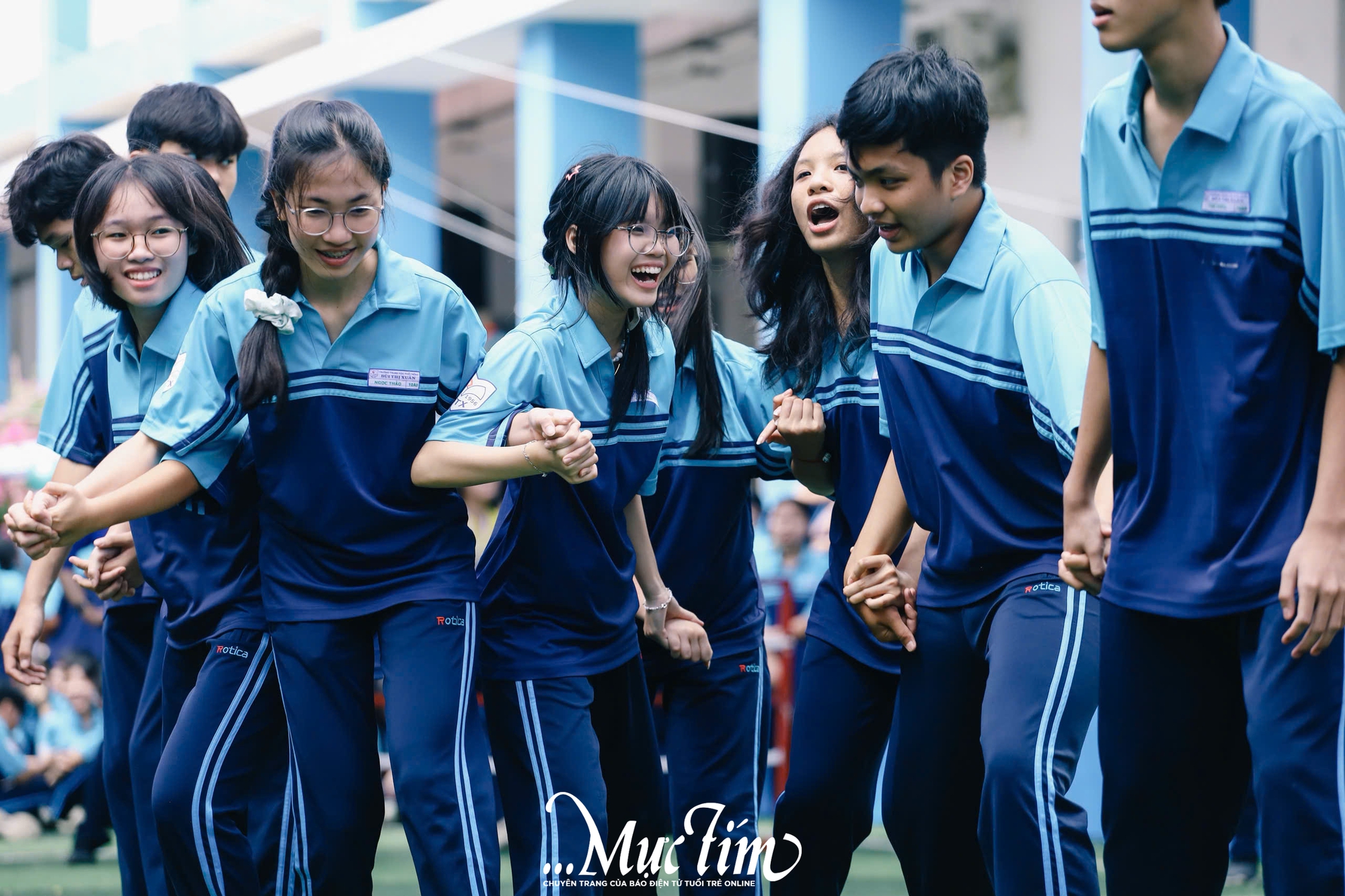 Teen Trường THPT Bùi Thị Xuân thiết kế ‘triều đại Sapphire’ chào đón ‘tân binh’ - Ảnh 14.