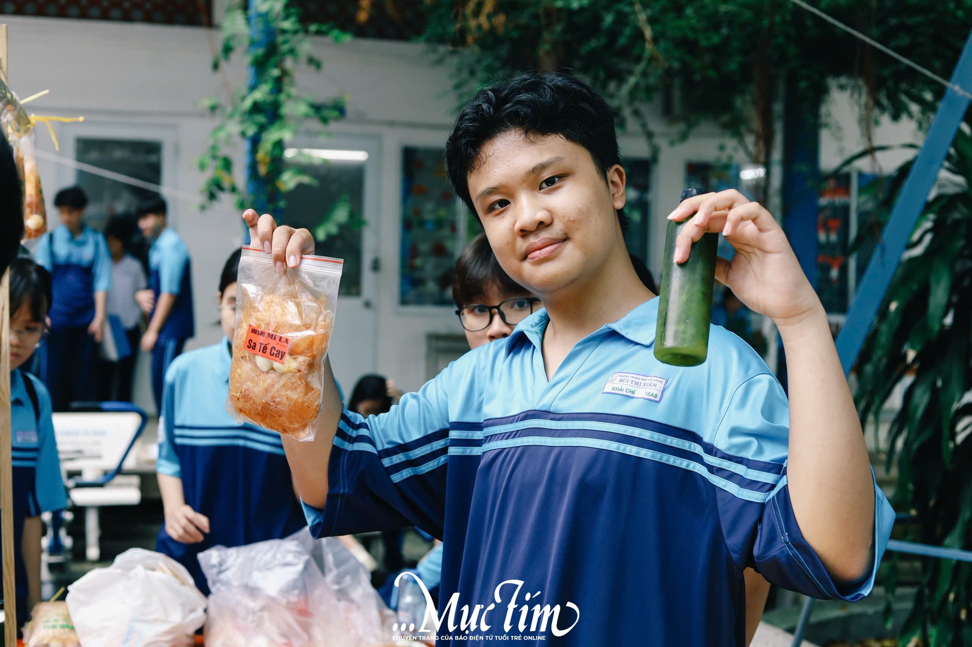 Teen Trường THPT Bùi Thị Xuân thiết kế ‘triều đại Sapphire’ chào đón ‘tân binh’ - Ảnh 21.