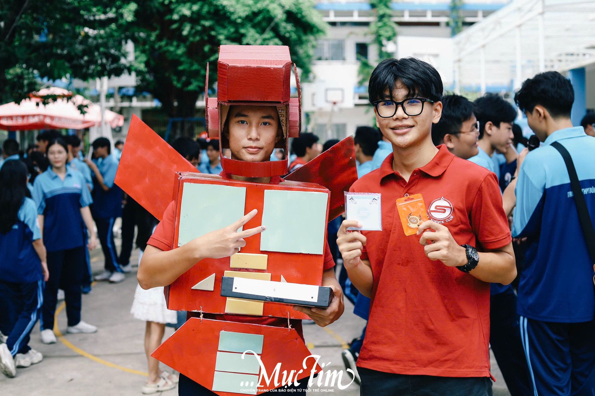 Teen Trường THPT Bùi Thị Xuân thiết kế ‘triều đại Sapphire’ chào đón ‘tân binh’ - Ảnh 28.