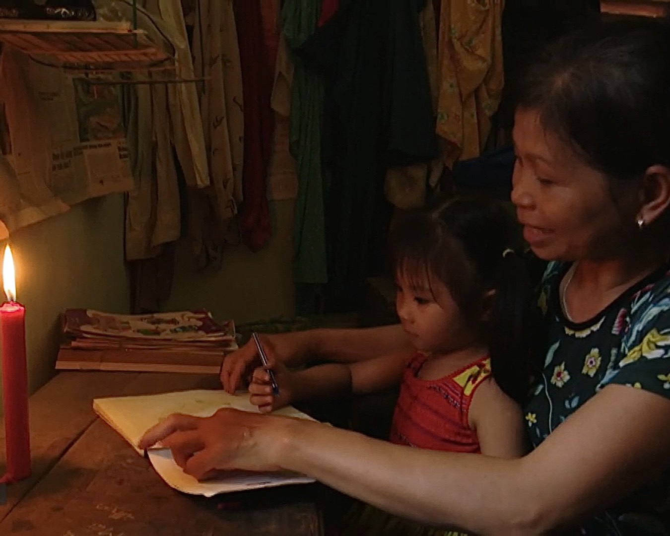 Ngành điện Thủ đô: Từng có nơi thiếu điện đến hệ sinh thái đa kênh, hiện đại - Ảnh 1. hệ thống điện - Ảnh 1.