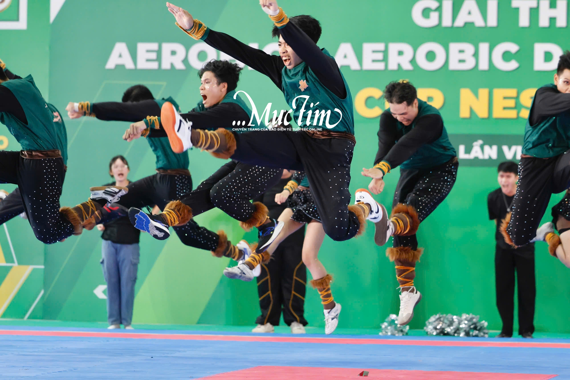 Quán quân Cheerdance Cúp Milo 2025 gọi tên Trường THPT Nguyễn Thượng Hiền và Trường THPT Trần Phú - Ảnh 14.