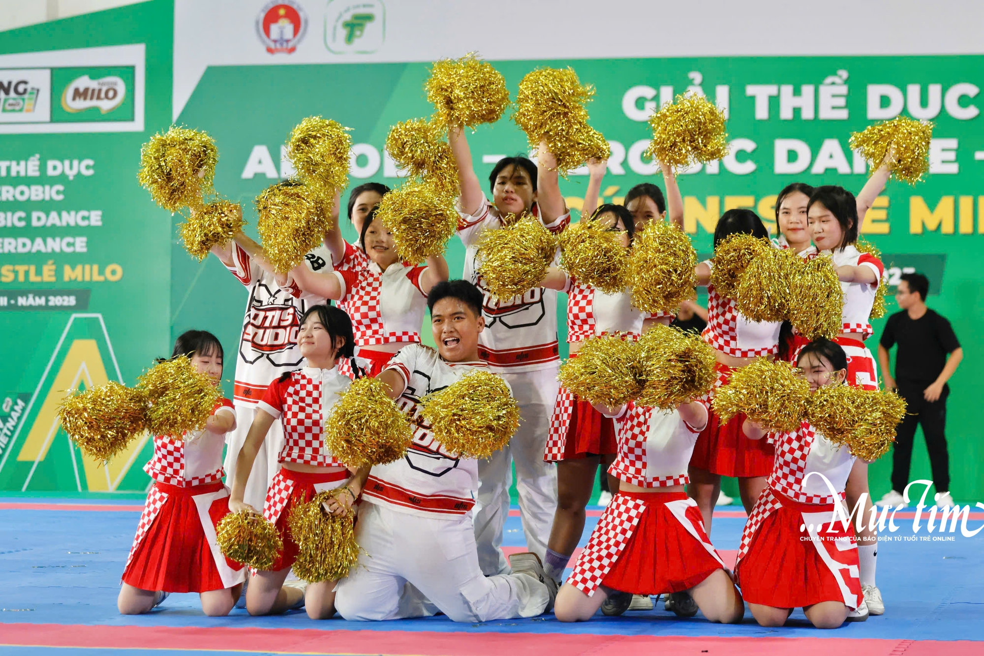 Quán quân Cheerdance Cúp Milo 2025 gọi tên Trường THPT Nguyễn Thượng Hiền và Trường THPT Trần Phú - Ảnh 17.
