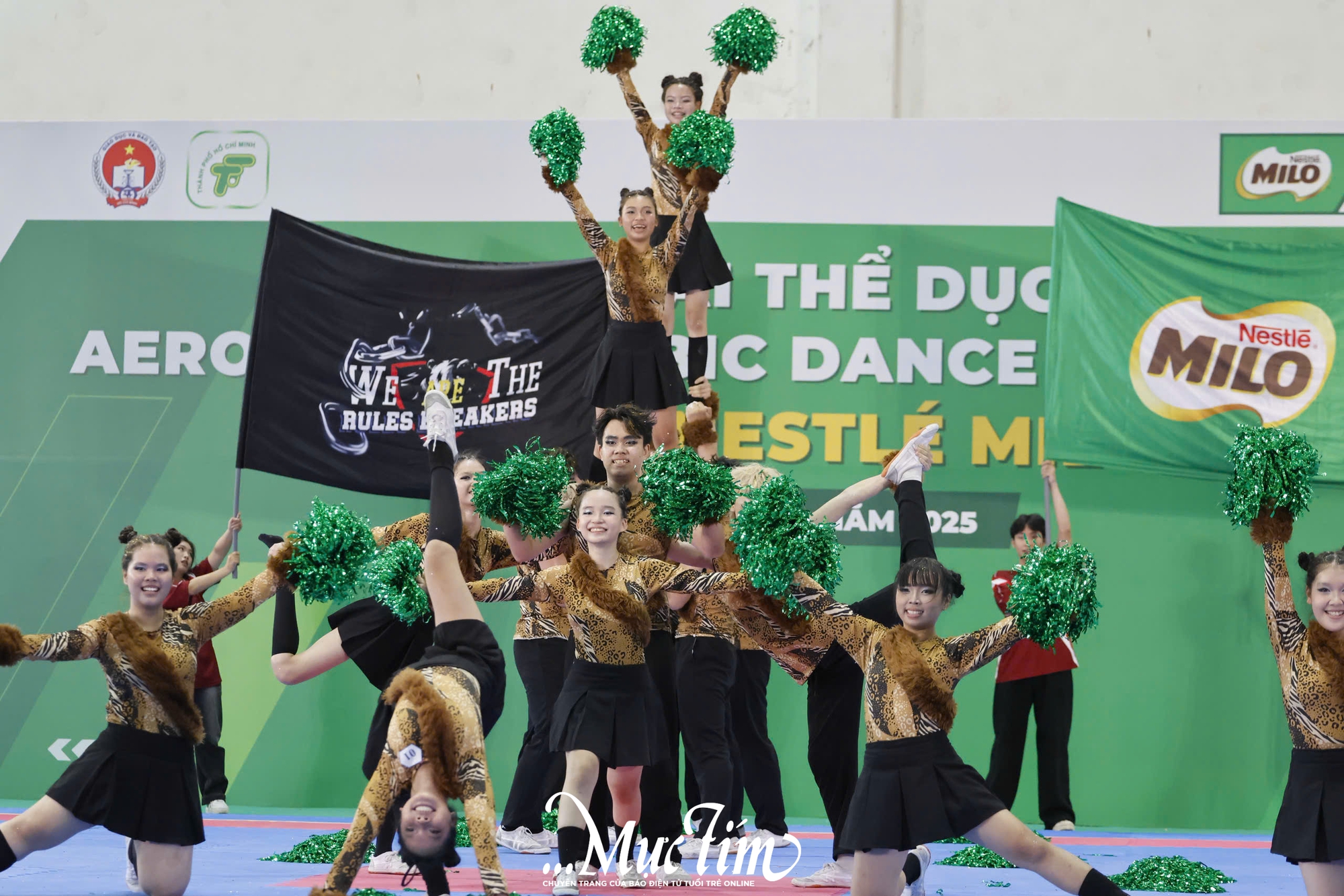 Quán quân Cheerdance Cúp Milo 2025 gọi tên Trường THPT Nguyễn Thượng Hiền và Trường THPT Trần Phú - Ảnh 5.
