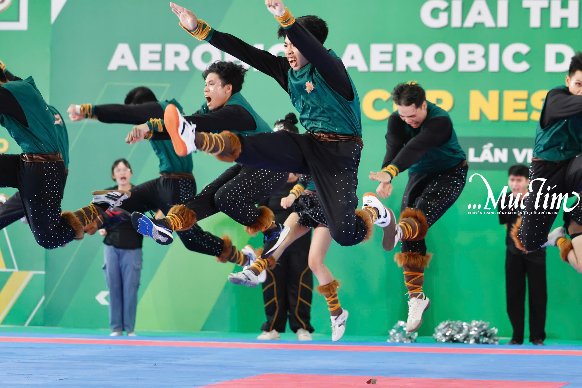 Quán quân Cheerdance Cúp Milo 2025 gọi tên Trường THPT Nguyễn Thượng Hiền và Trường THPT Trần Phú - Ảnh 9.