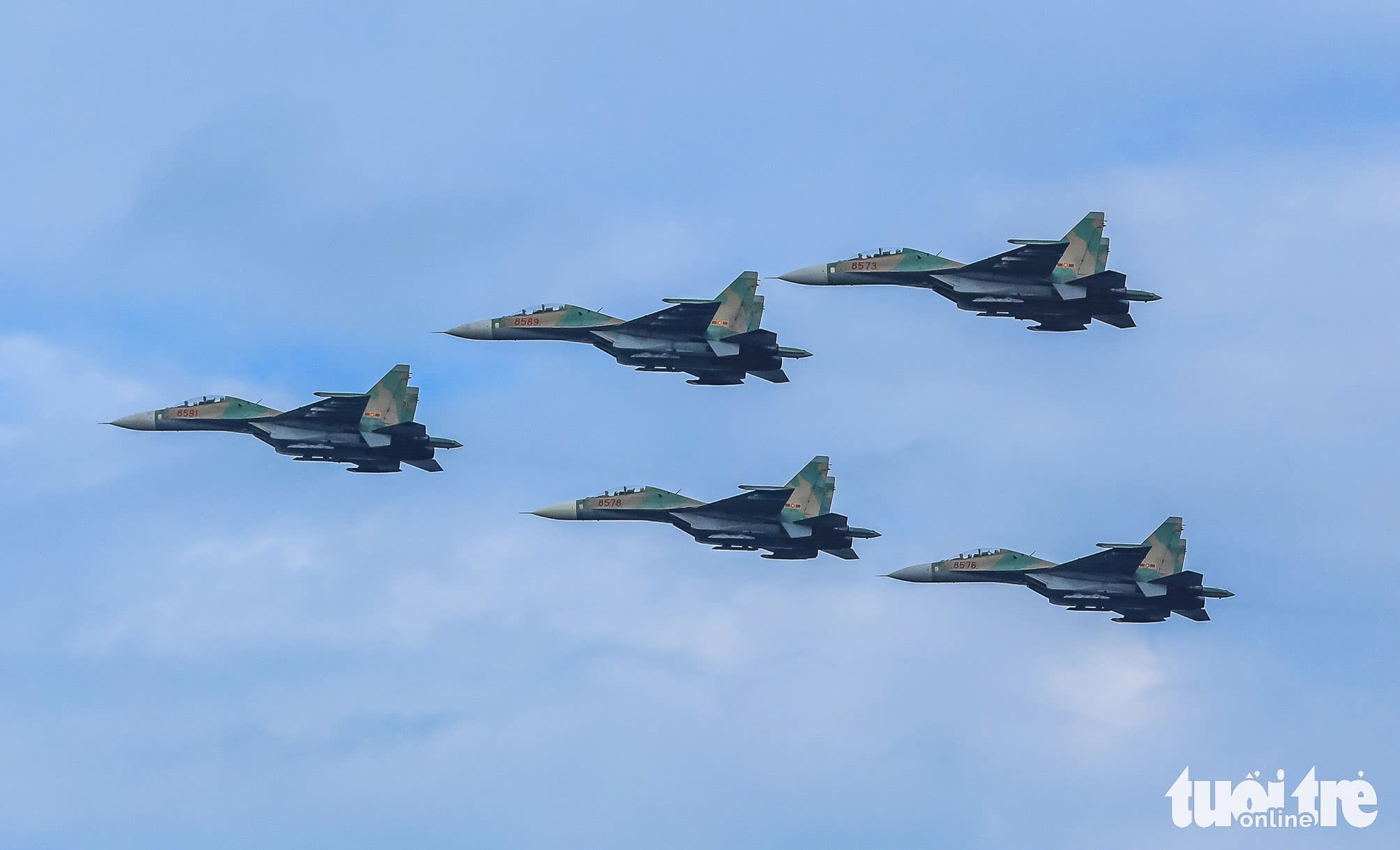 Vietnamese air force stages flyover in National Day parade rehearsal - Ảnh 4. Vietnamese air force stages flyover in National Day parade rehearsal - Ảnh 4.