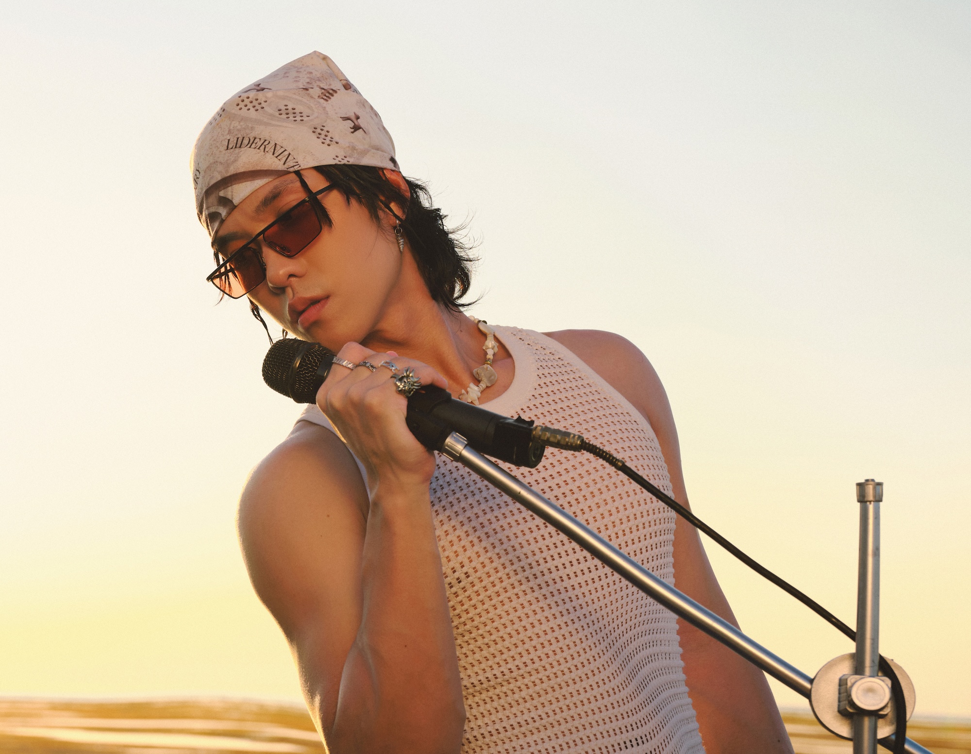 Renașterea muzicii vietnameze datorită Generației Z: albumul 2pillz, cu coloana sonoră de Pitchfork, egal cu Jennie și Taylor Swift - Fotografia 1. 2pillz - Ảnh 1.