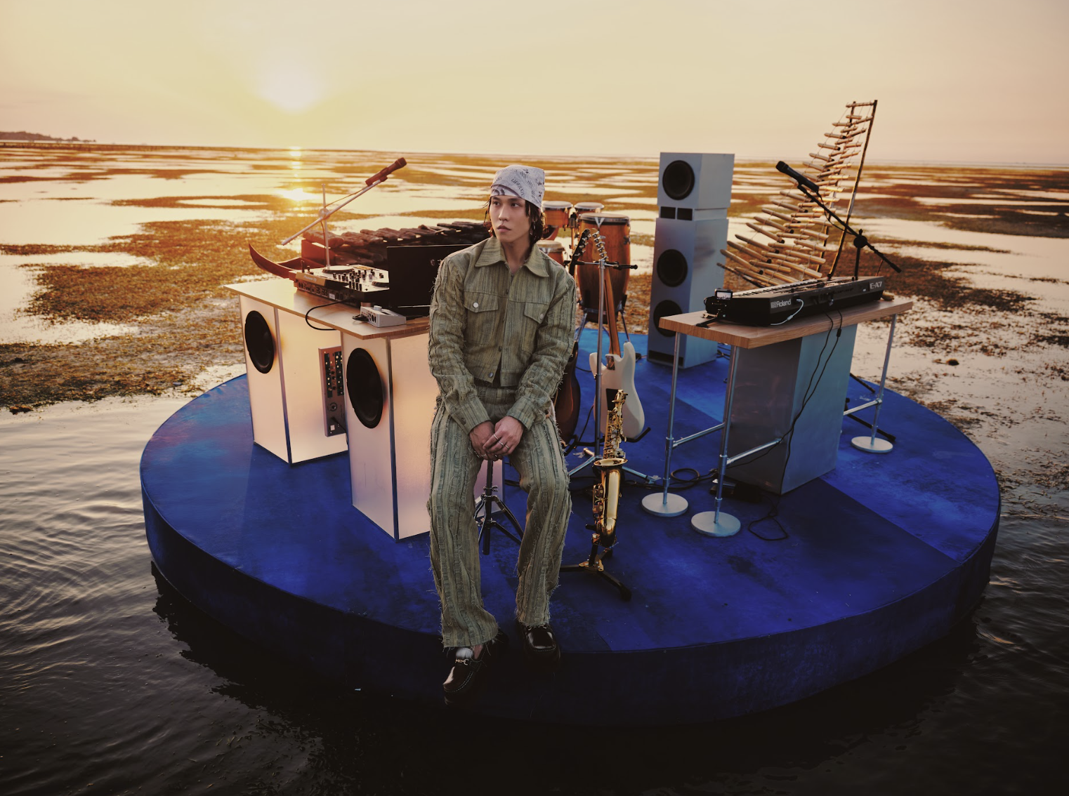 Renașterea muzicii vietnameze datorită Generației Z: albumul 2pillz, cu coloana sonoră de Pitchfork, egal cu Jennie și Taylor Swift - Fotografia 3. 2pillz - Ảnh 2.