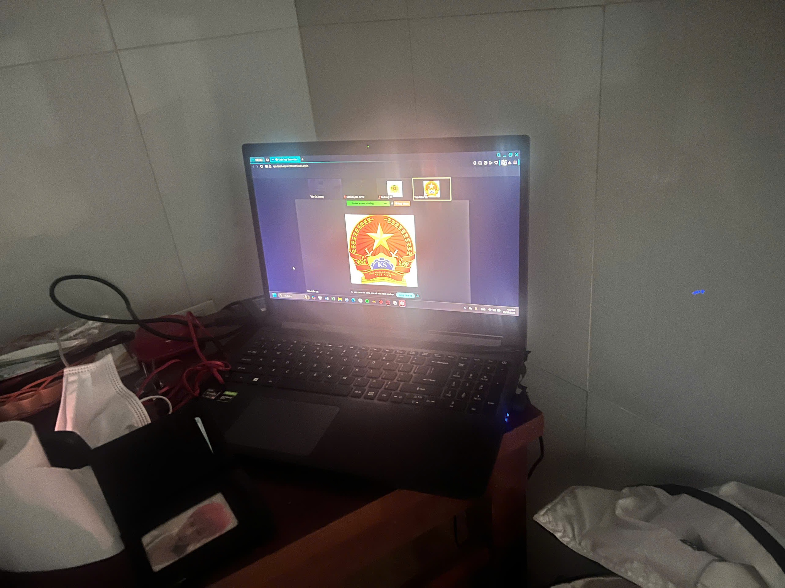 Cảnh sát hình sự vượt hàng trăm cây số trong đêm giải cứu nam sinh bị bắt cóc online - Ảnh 1.