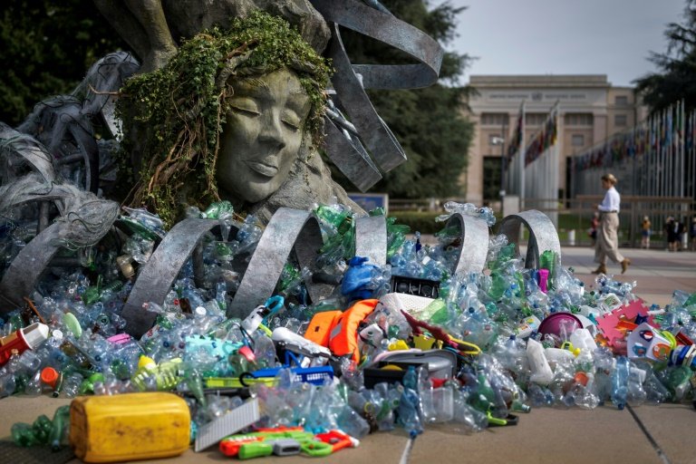 Decision time as plastic pollution treaty talks begin- Ảnh 4.