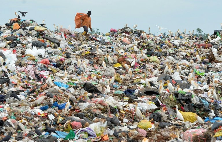Decision time as plastic pollution treaty talks begin- Ảnh 2.
