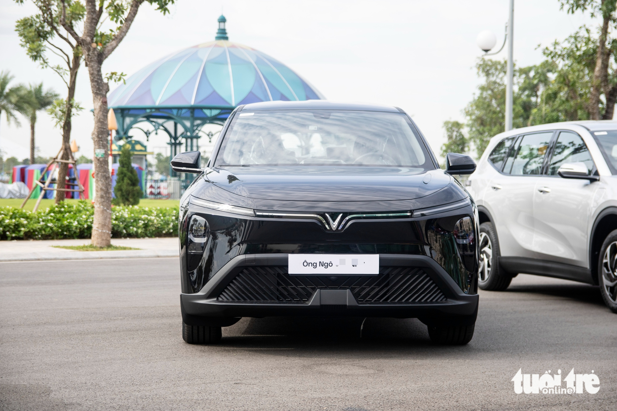 VinFast Limo Green bàn giao có gì: Giá 749 triệu, 3 hàng rộng thoáng ...