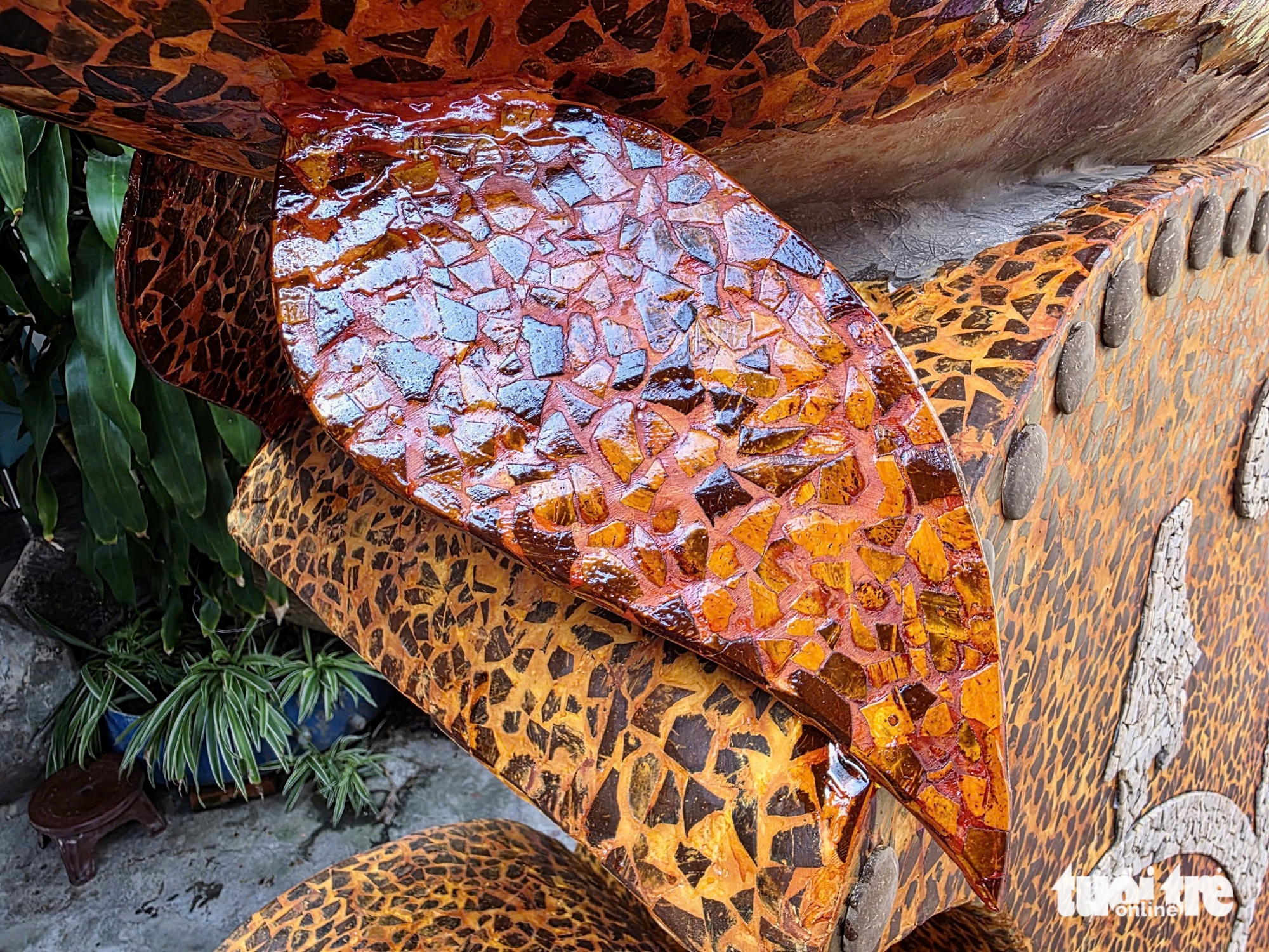 Γιγάντιος τόνος φτιαγμένος από κελύφη καρύδας - Φωτογραφία 3. Cá ngừ đại dương 'khủng' làm từ gáo dừa- Ảnh 3.