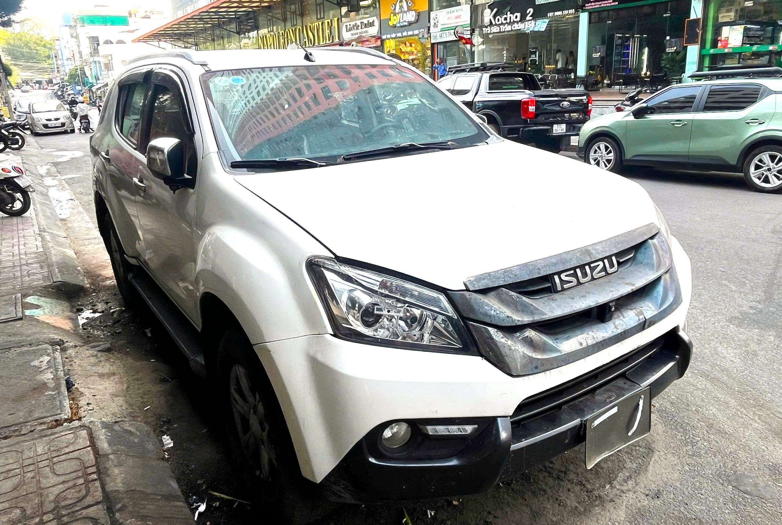 Vụ xe hơi bị 'bỏ rơi' cả năm ở Nha Trang: Người đàn ông quốc tịch Trung Quốc mượn xe nhưng không trả - Ảnh 1. Nha Trang - Ảnh 1.