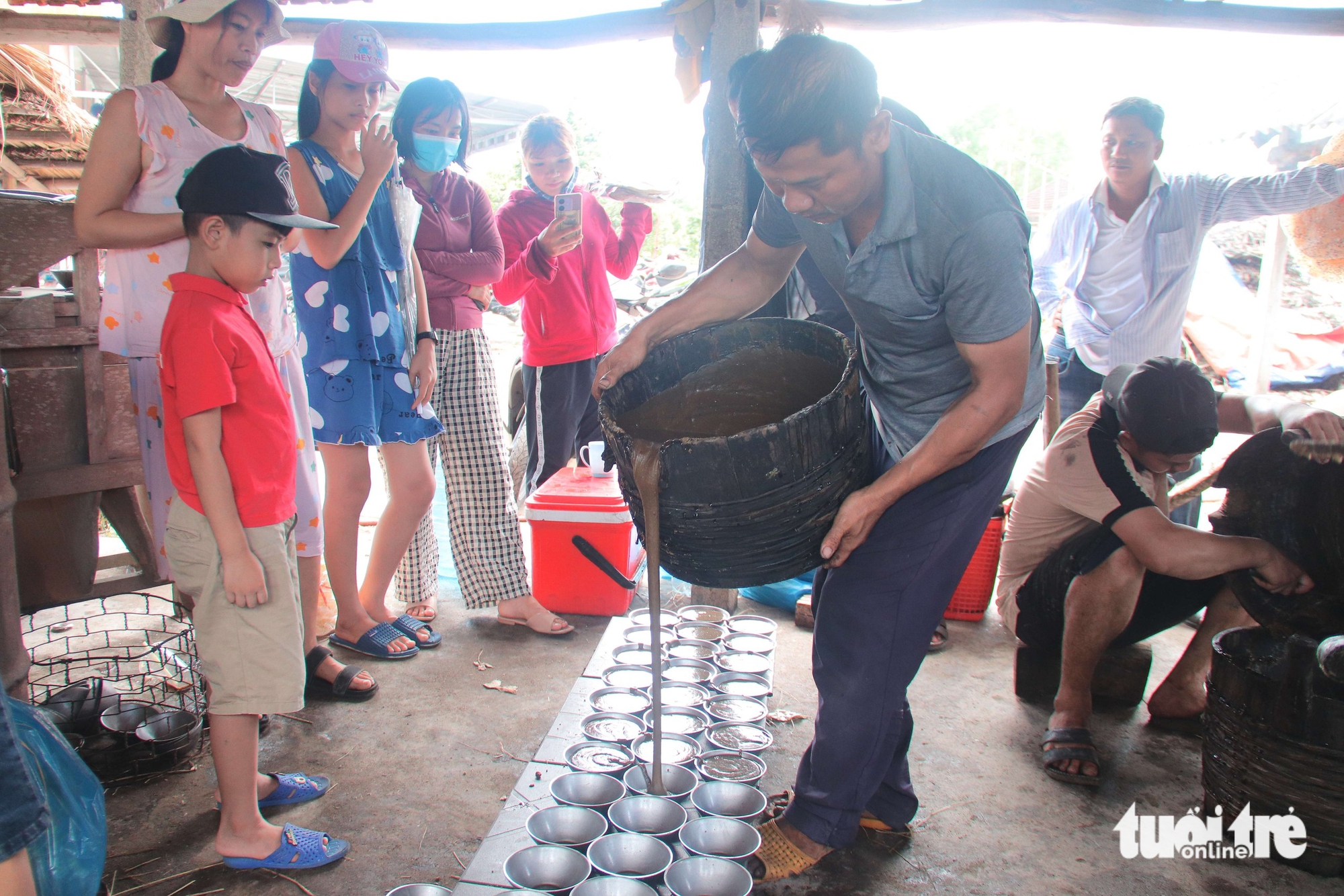 Keeping tradition alive at Da Nang’s last sugar oven- Ảnh 9.