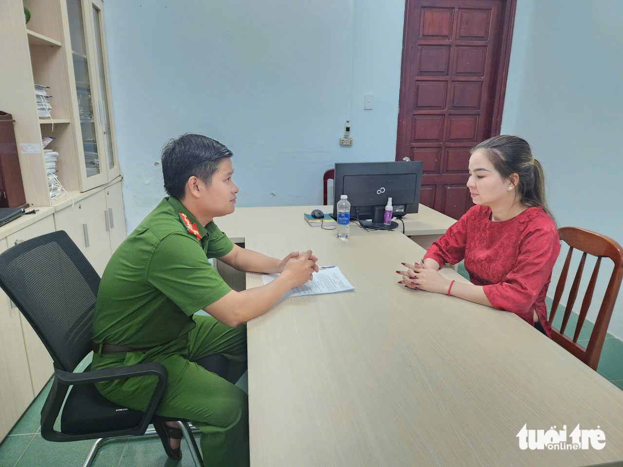 Bắt người phụ nữ lừa làm bùa phép trúng vé số độc đắc để chiếm đoạt tài sản - Ảnh 1.