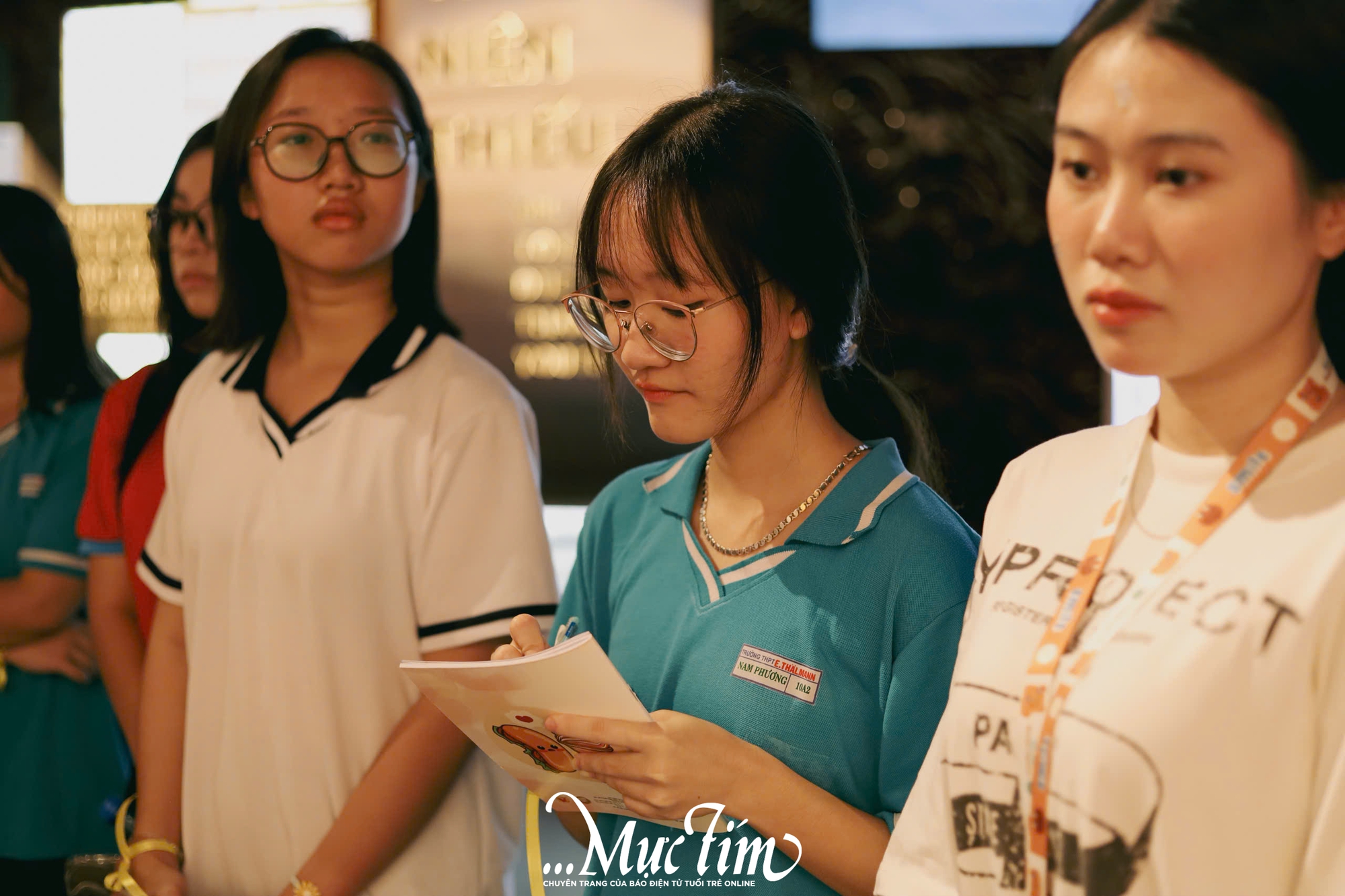 Teen Trường THPT Ten Lơ Man hóa thân thám tử truy tìm manh mối lịch sử tại bảo tàng - Ảnh 1.