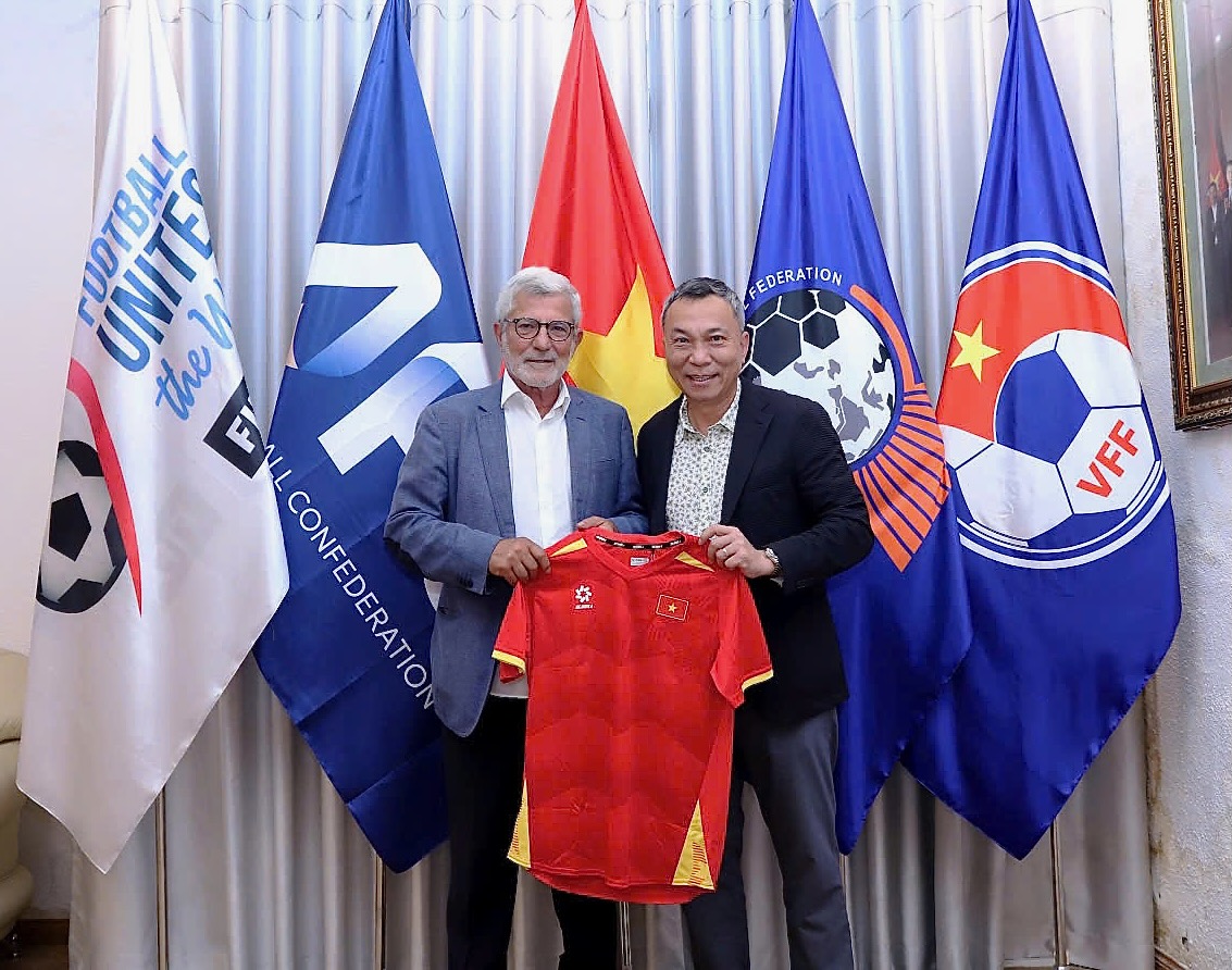 Ông Calisto trở lại Việt Nam - Ảnh 1.