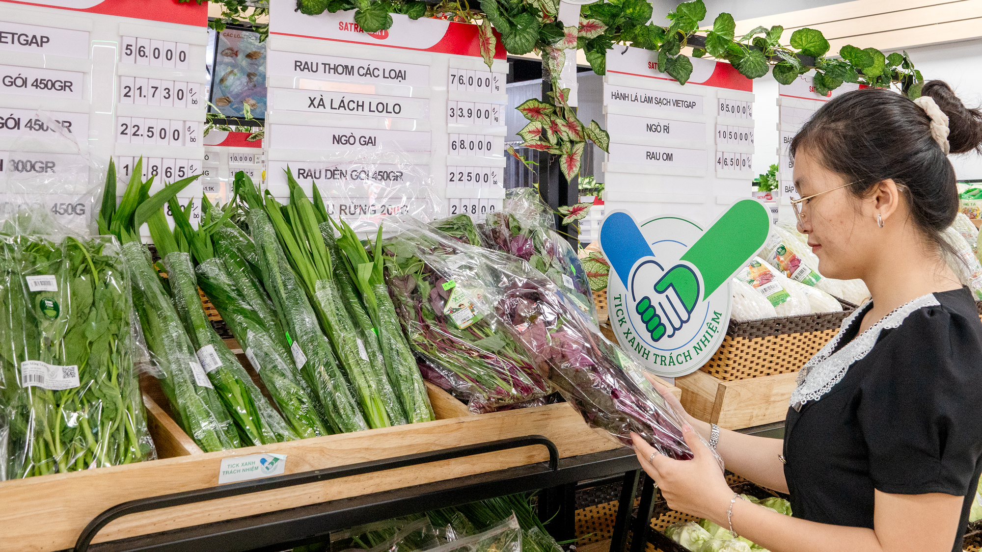 Hệ thống bán lẻ vào cuộc quyết liệt chống hàng giả, hàng kém chất lượng - Ảnh 2.