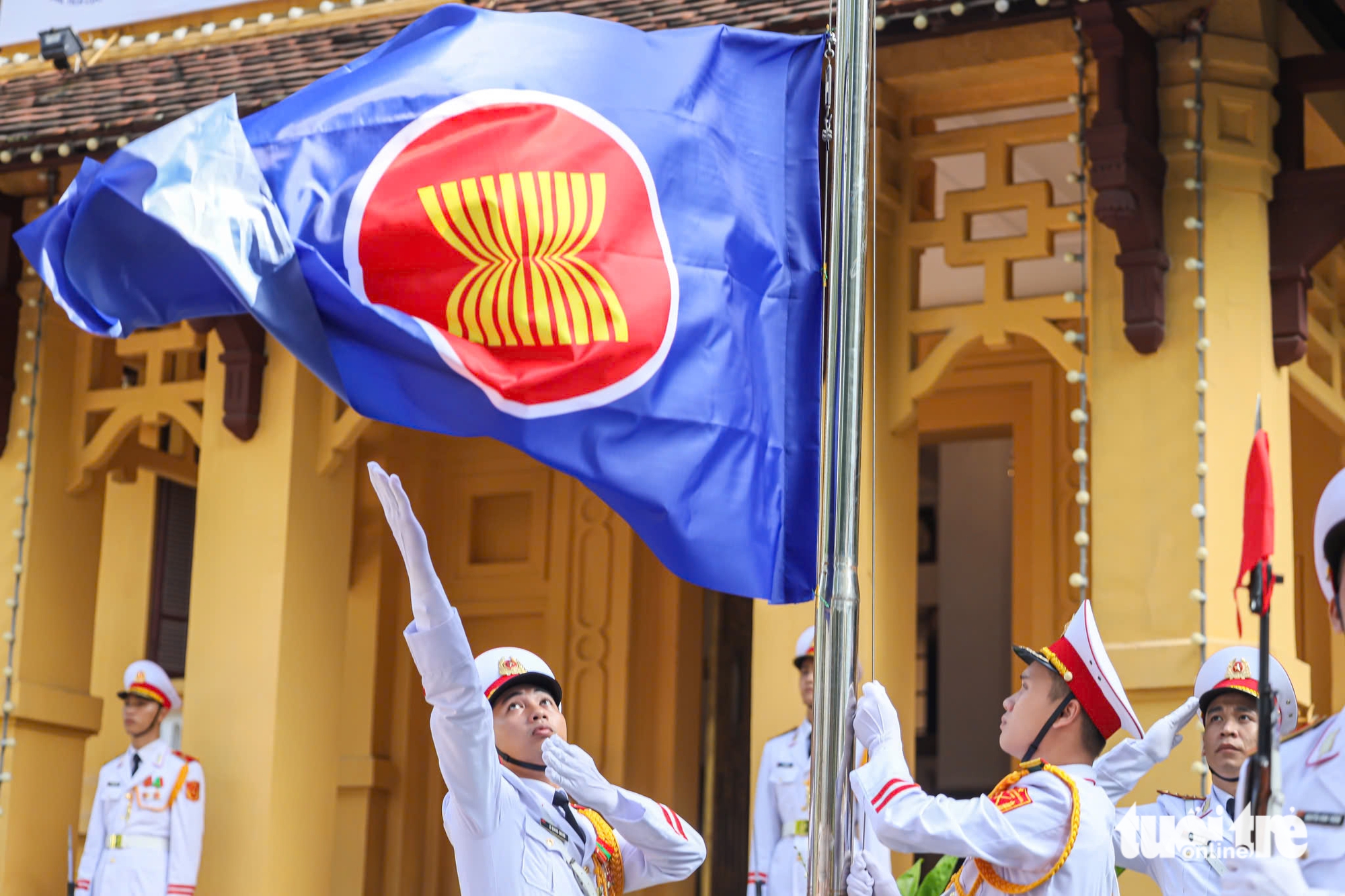 Lễ thượng cờ đón tuổi 58 của ASEAN tại Hà Nội và TP.HCM - Ảnh 4.