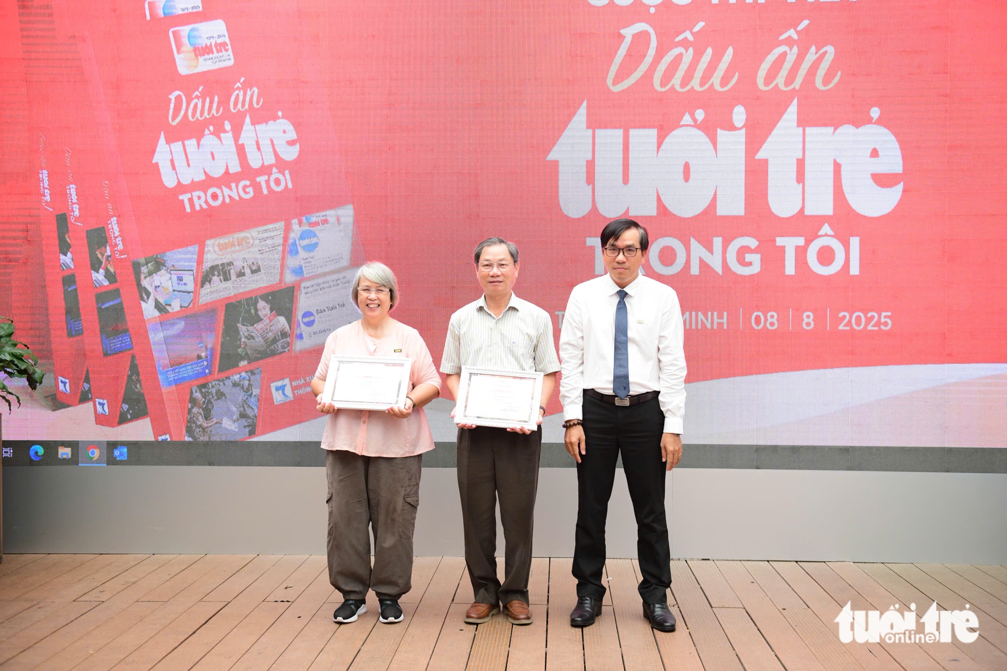 Απονέμοντας το Αποτύπωμα της Νεότητας μέσα μου: Η νεότητα με κάνει να μην τολμάω να ζήσω μια κακή ζωή - Φωτογραφία 5. Trao giải Dấu ấn Tuổi Trẻ trong tôi: Tuổi Trẻ khiến tôi không dám sống xấu đi - Ảnh 5.