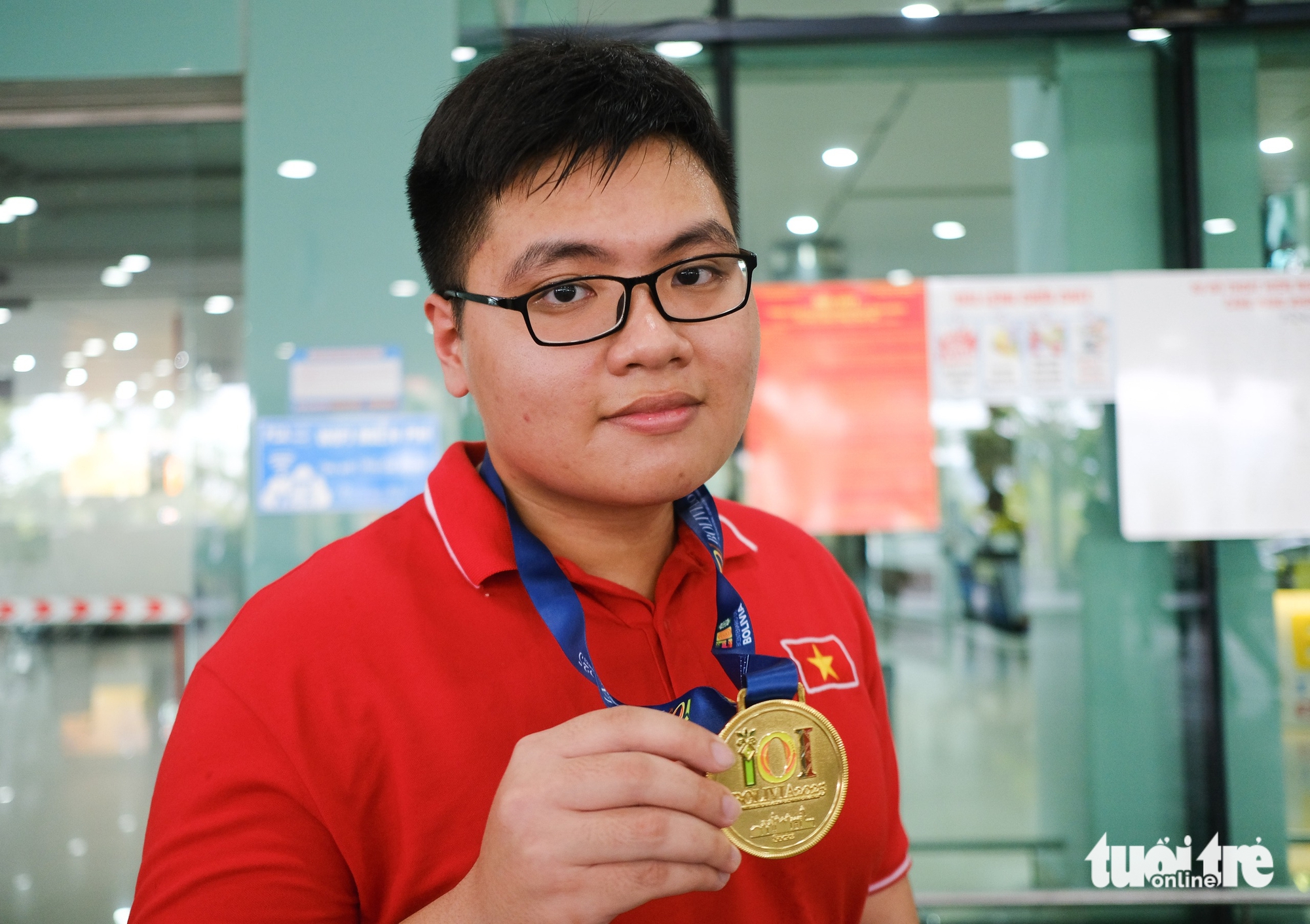 Quy Nhơn chào đón chàng trai vàng Olympic Tin học quốc tế Lê Kiến Thành trở về - Ảnh 2.