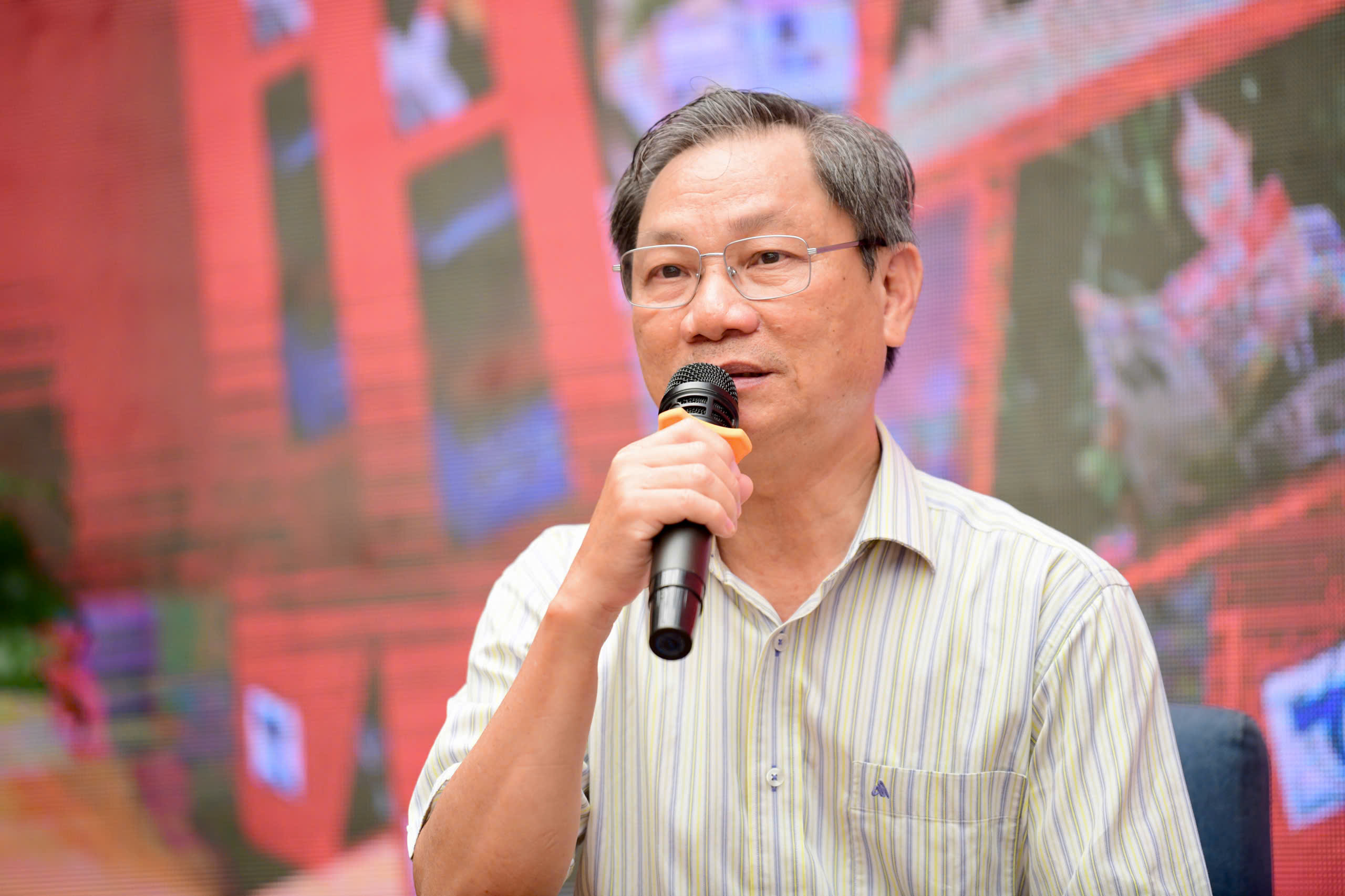 Απονέμοντας το Αποτύπωμα της Νεότητας μέσα μου: Η νεότητα με κάνει να μην τολμώ να ζήσω μια κακή ζωή - Φωτογραφία 9. Trao giải Dấu ấn Tuổi Trẻ trong tôi: Tuổi Trẻ khiến tôi không dám sống xấu đi- Ảnh 9.