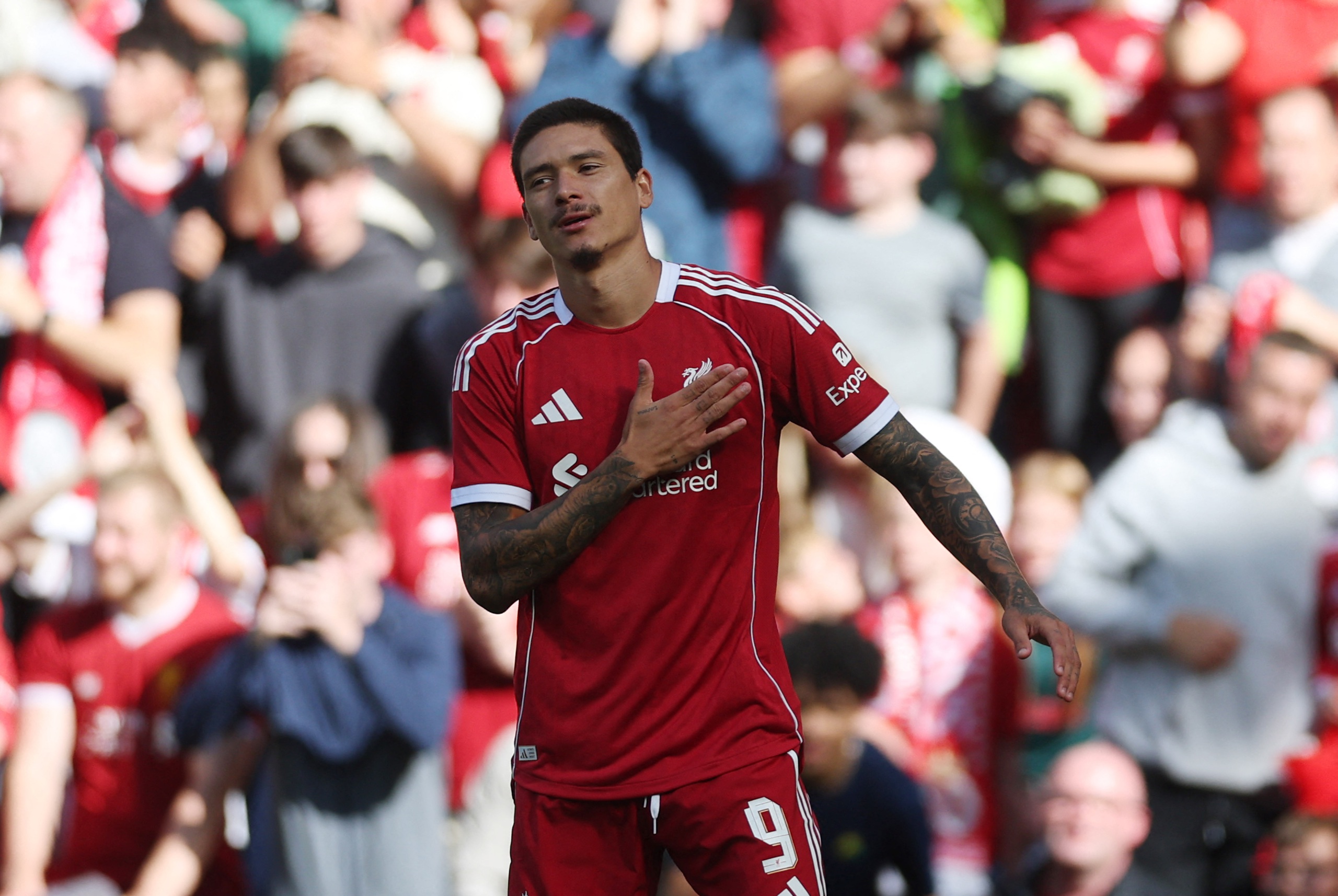 Tiền đạo 'chân gỗ' Darwin Nunez gia nhập Al Hilal, nhận mức lương gần 14 tỉ mỗi tuần - Ảnh 1.