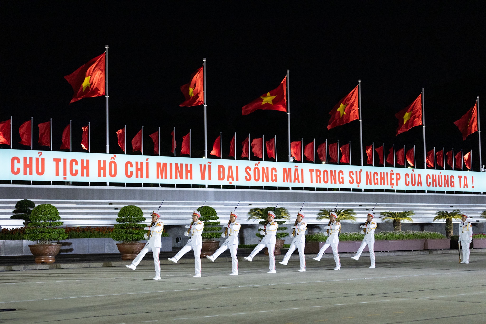 Tổng Bí thư Tô Lâm dự chương trình nghệ thuật chính luận hùng tráng ‘Dưới cờ vinh quang’ - Ảnh 3. Tổng Bí thư Tô Lâm dự chương trình nghệ thuật chính luận hùng tráng ‘Dưới cờ vinh quang’ - Ảnh 3.