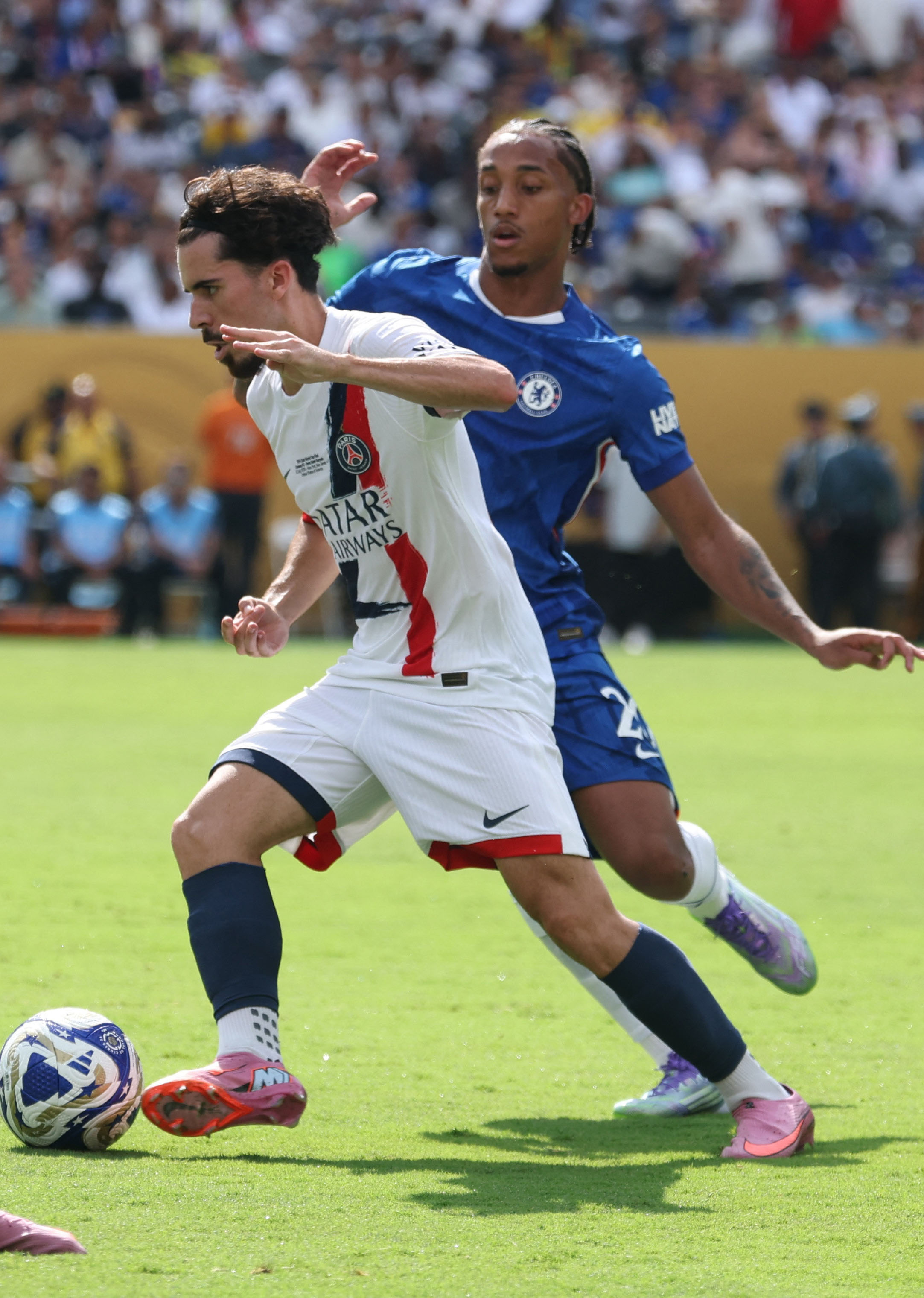 Tidak mudah untuk memprediksi Bola Emas - Foto 1. Quả bóng vàng - Ảnh 1.