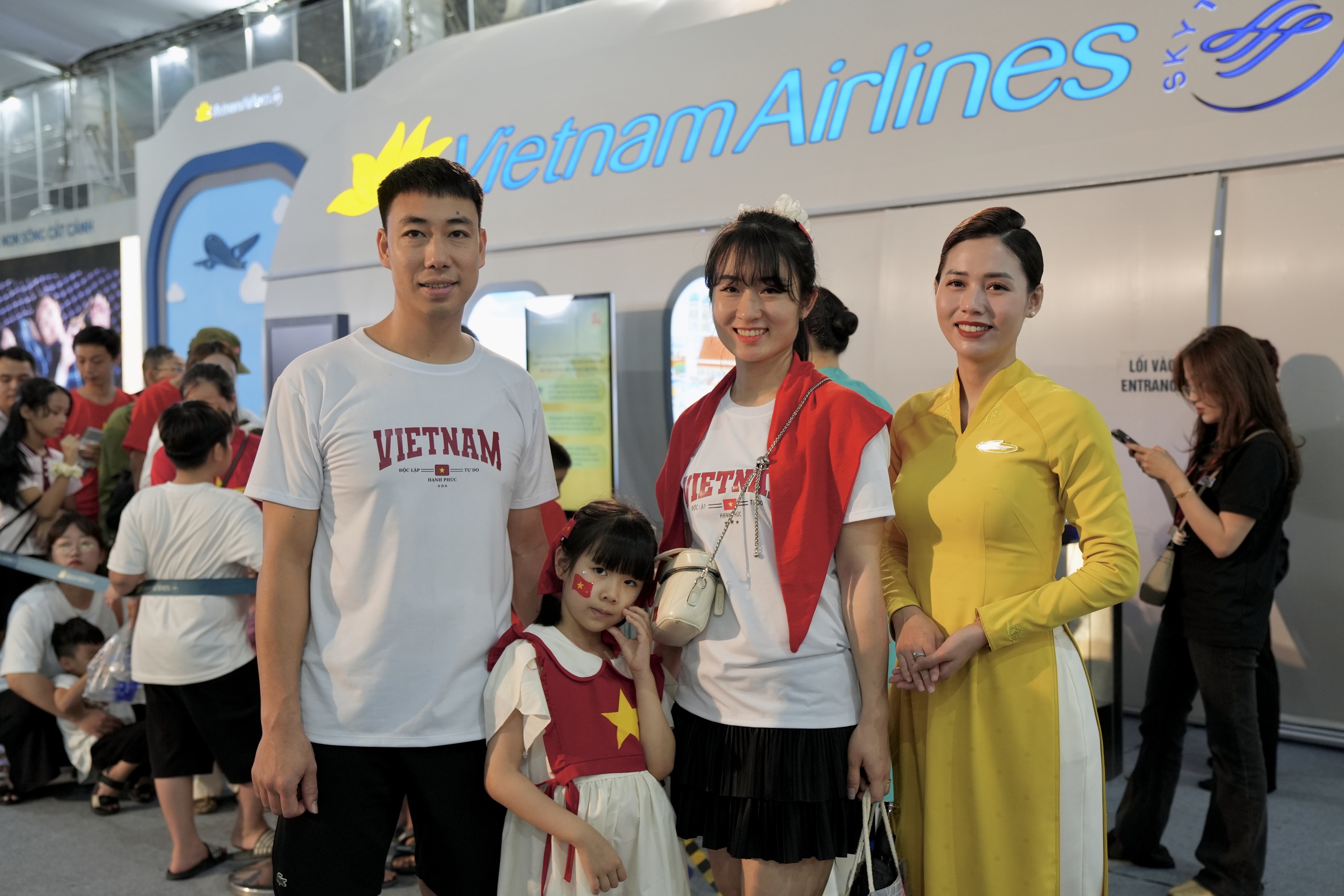 Vietnam Airlines mang trải nghiệm bay sống động đến Triển lãm A80 - Ảnh 6.
