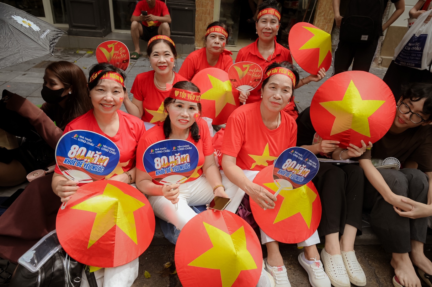 Hệ thống nhà thuốc và trung tâm tiêm chủng Long Châu đồng hành trạm khách A80 - Ảnh 1.