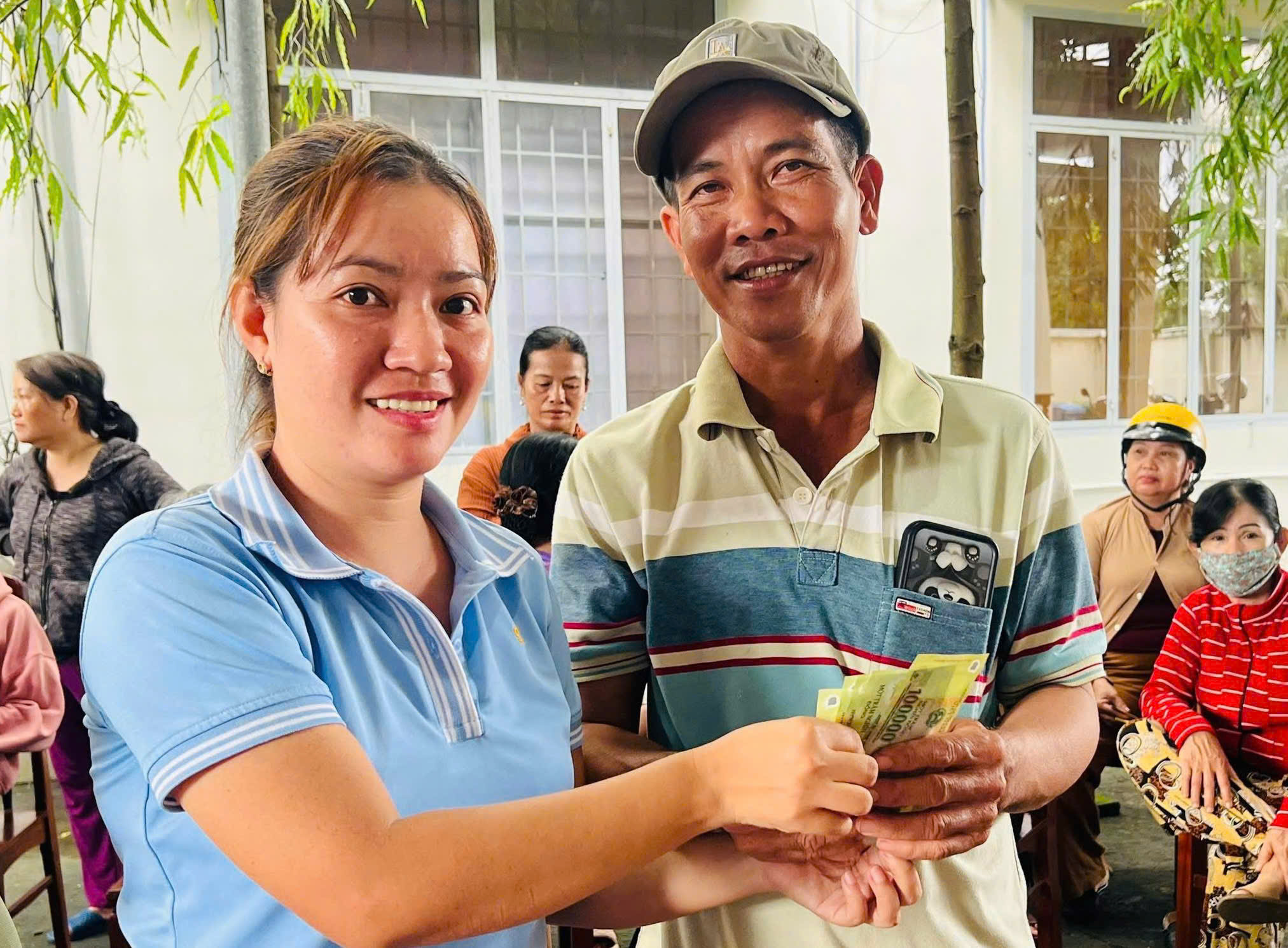 Hơn 400.000 người ở Đồng Nai đã nhận quà Quốc khánh 2-9 - Ảnh 2.