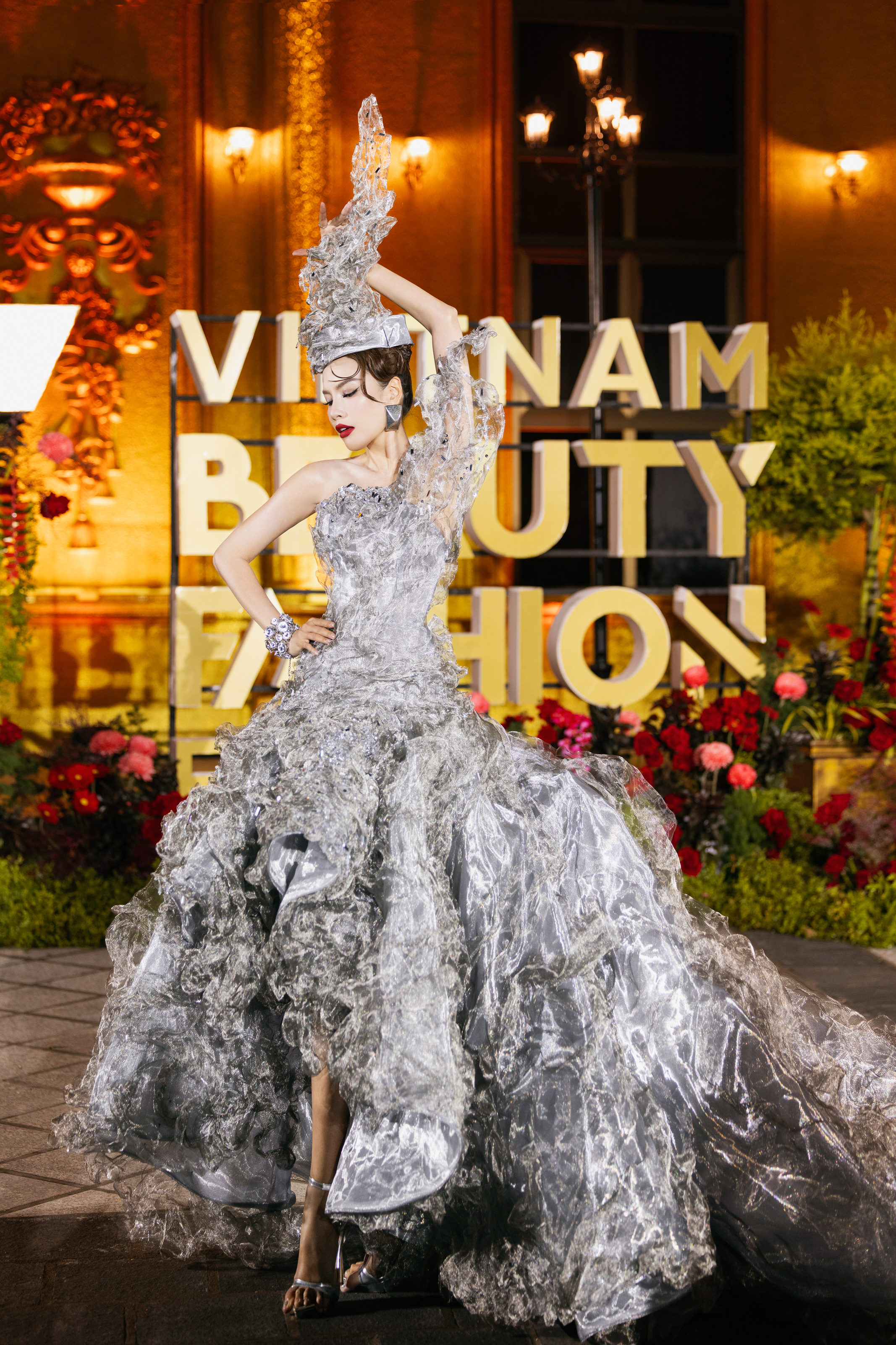 - Photo 2. Tuần lễ thời trang Thượng Hải - Ảnh 2.