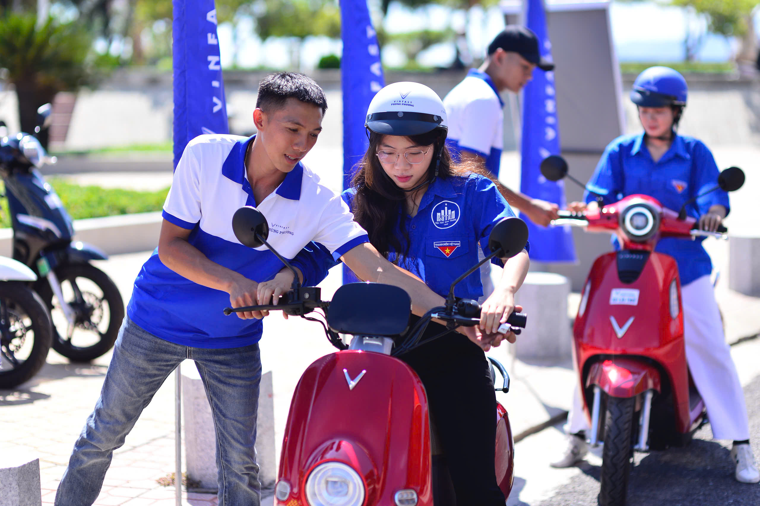 ធ្វើសកម្មភាពរួមគ្នាដើម្បីពណ៌បៃតង Khanh Hoa - រូបថត ៣. Cùng hành động vì Khánh Hòa xanh - Ảnh 2.