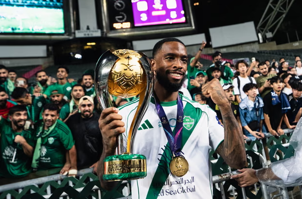 Bắt chước Ronaldo, tiền đạo người Anh nói Saudi Pro League đẳng cấp ngang Premier League - Ảnh 1.