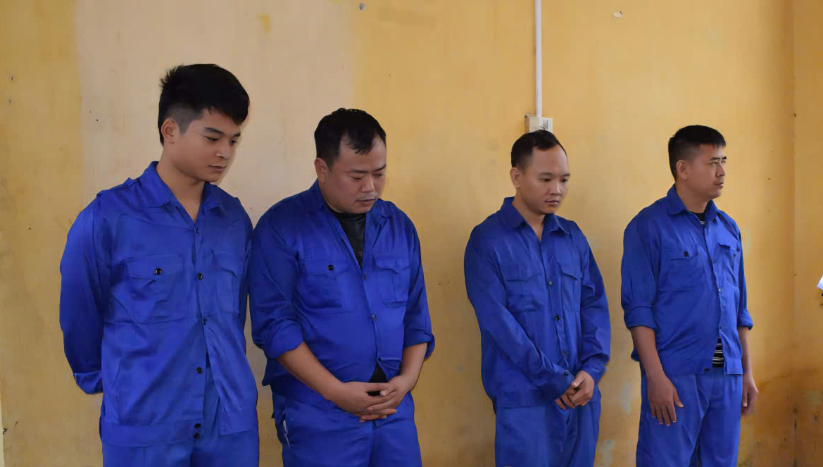 Dàn cảnh mua bán tiền điện tử cướp 3 tỉ đồng, 4 người bị khởi tố - Ảnh 1.
