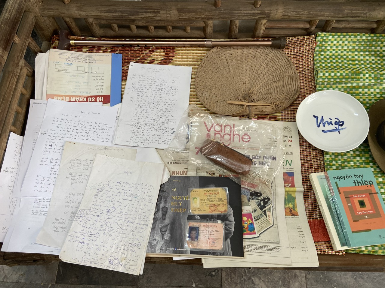 Scriitoarea Nguyen Huy Thiep va vizita Muzeul Literaturii Vietnameze și va descoperi povești nespuse - Fotografia 2. Nguyễn Huy Thiệp - Ảnh 2.