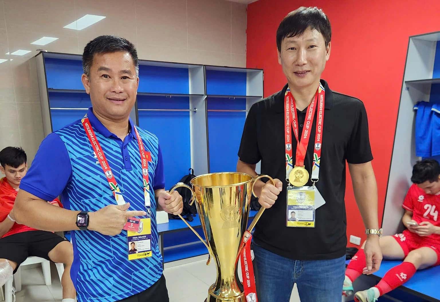 bóng đá công nhân - Ảnh 1.