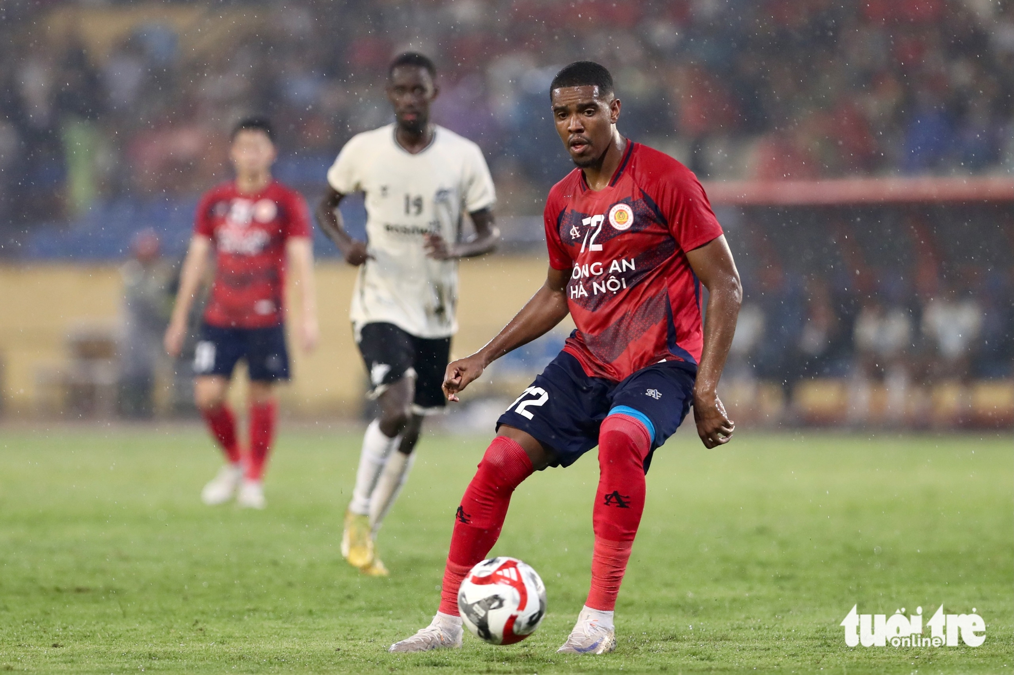 Tiền đạo chủ lực CLB Công An Hà Nội chấn thương trước chuyến đi Trung Quốc - Ảnh 1.